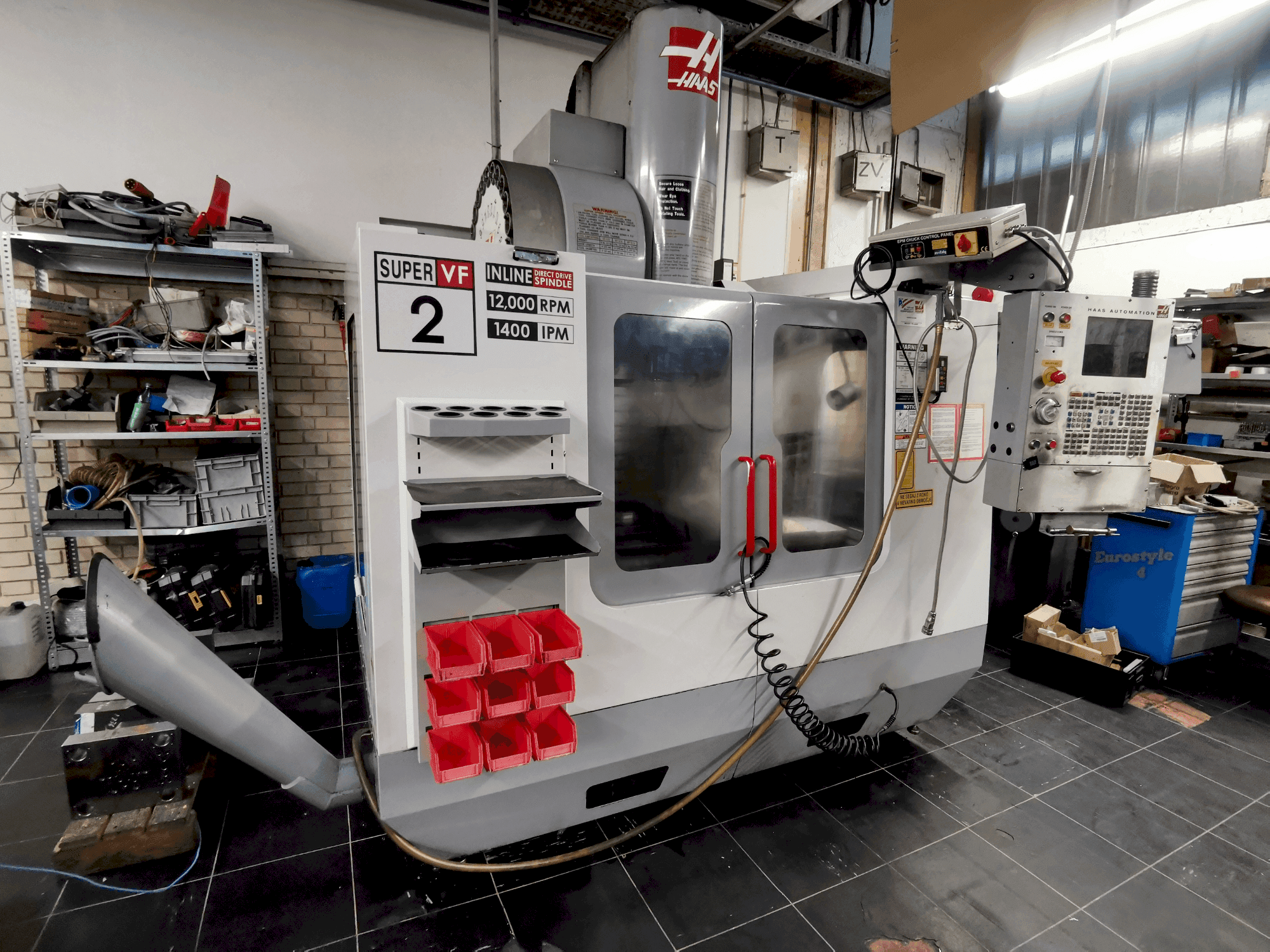 Mašīnas HAAS VF-2 SSHE pretskats