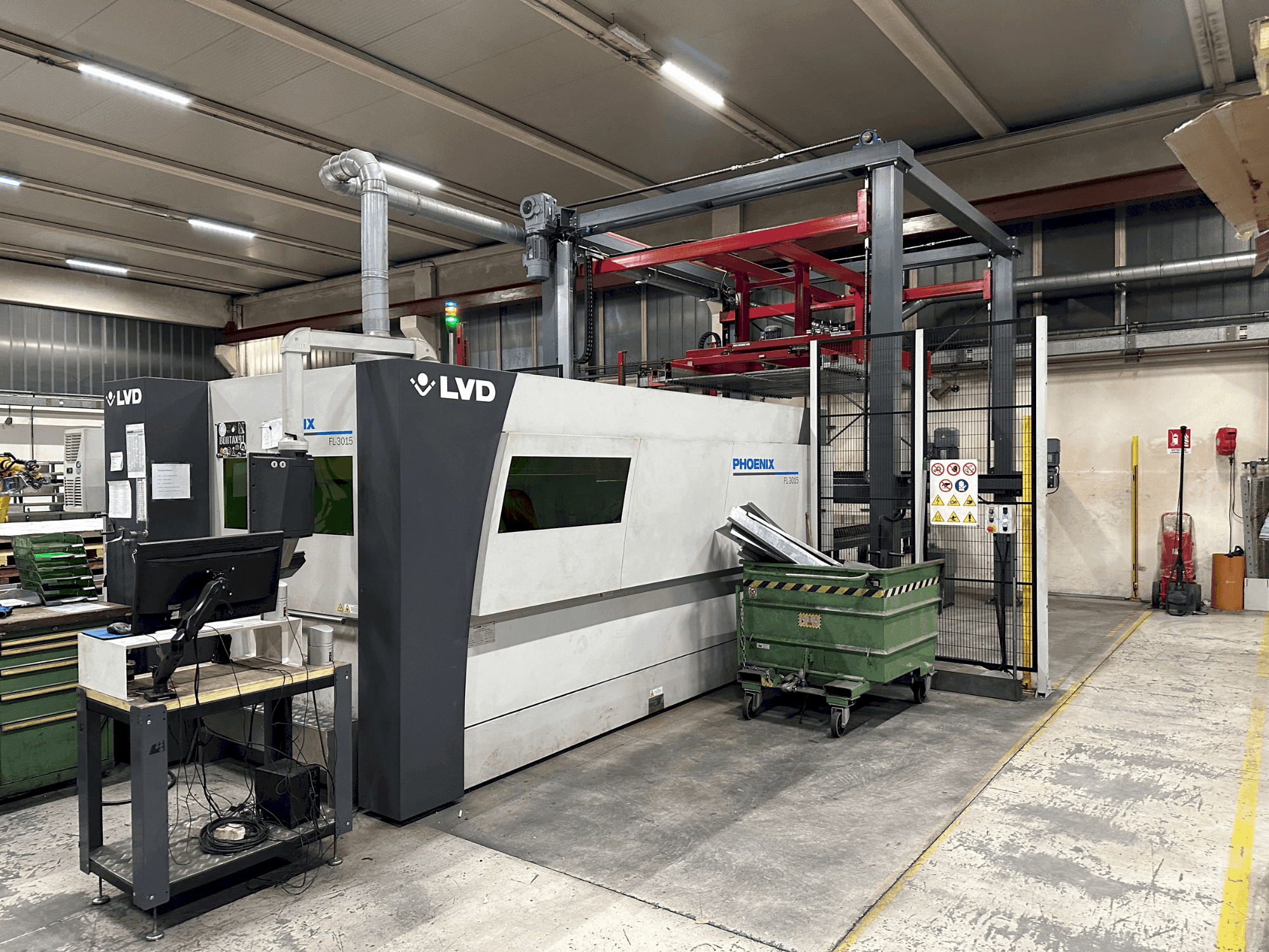 Mašīnas LVD Phoenix FL 3015 pretskats