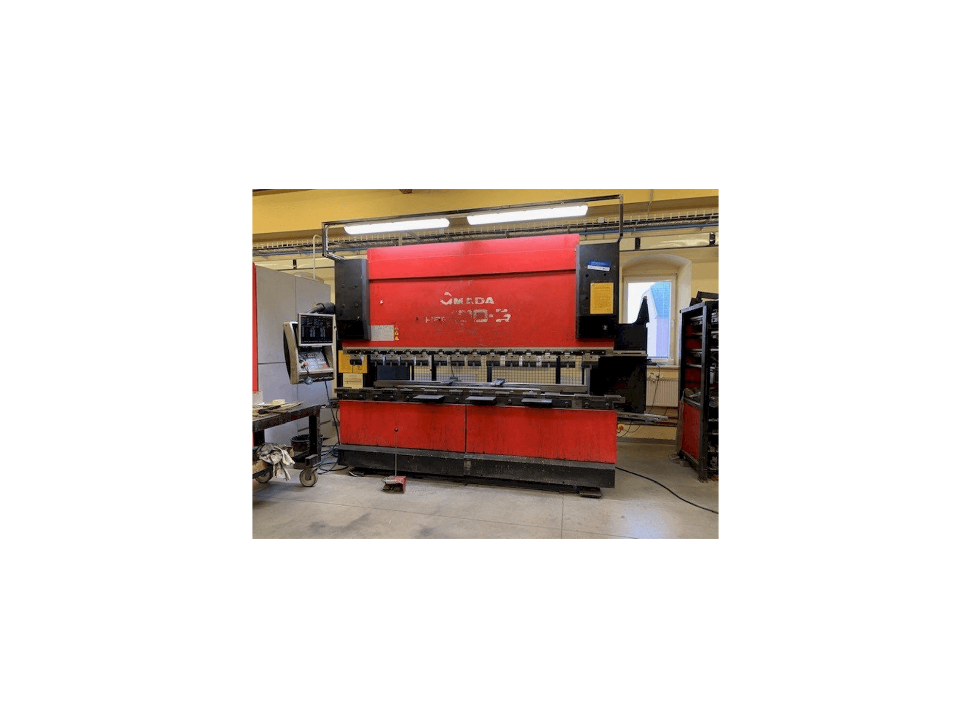 Mašīnas AMADA HFE 100-3 pretskats