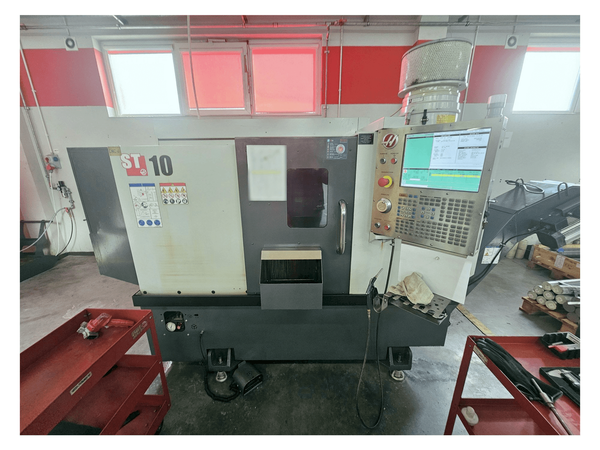 Mašīnas HAAS ST-10 pretskats
