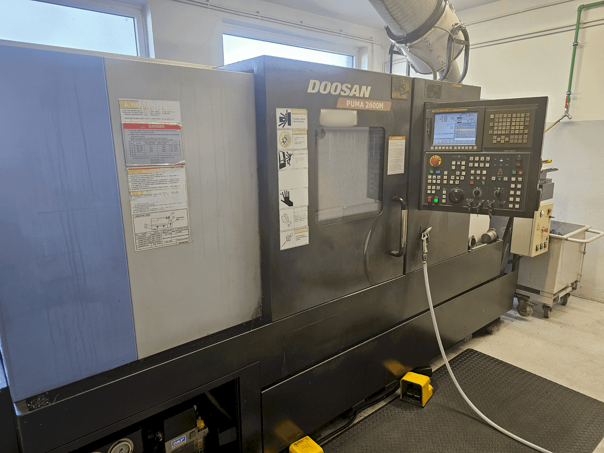 Mašīnas DOOSAN Puma 2600M pretskats