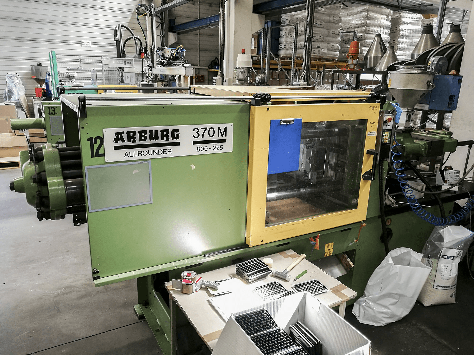 Mašīnas Arburg 370M 800-225 pretskats