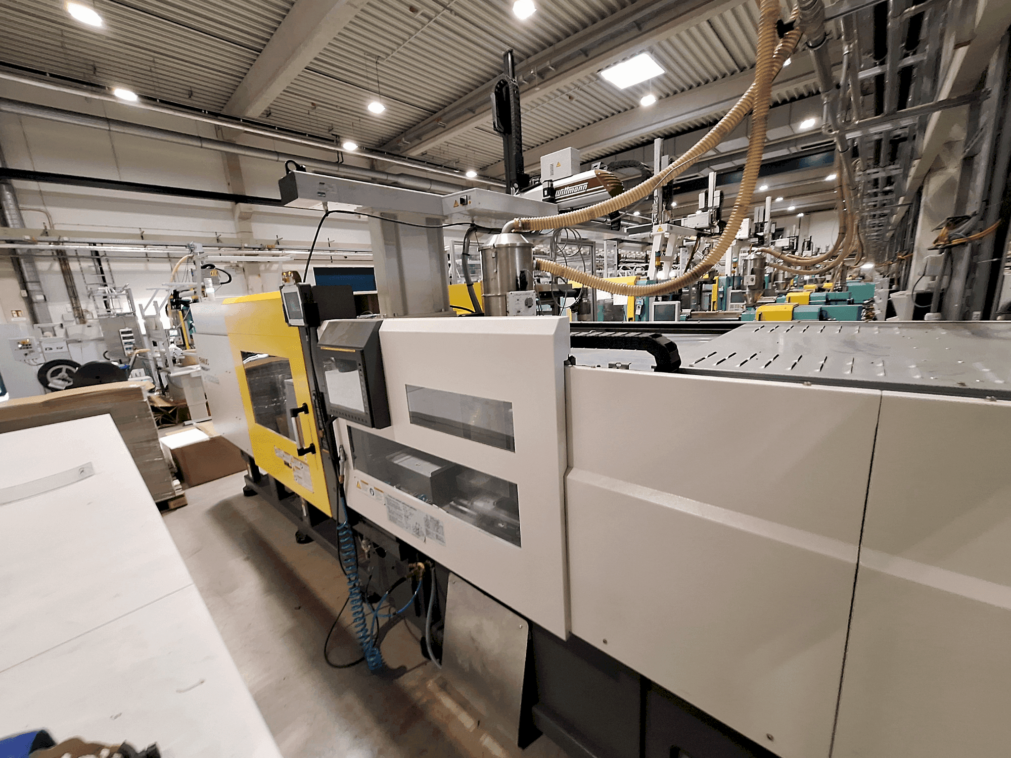 Mašīnas FANUC Roboshot S220iA pretskats
