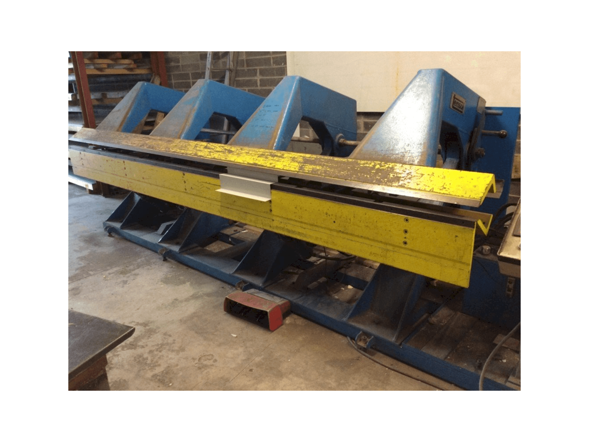 Mašīnas Tensol P200-4 pretskats