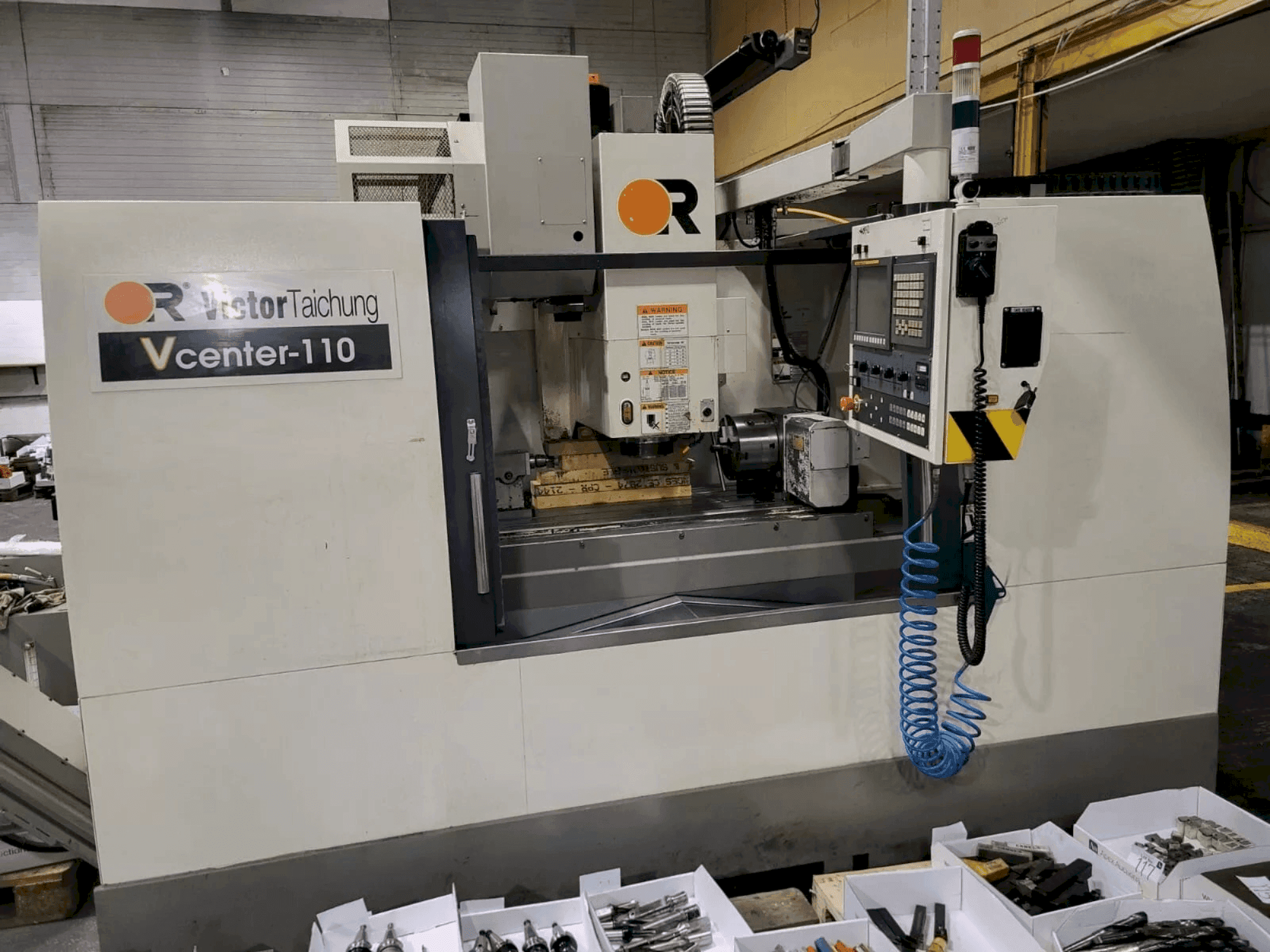 Mašīnas Victor V center - 110 pretskats