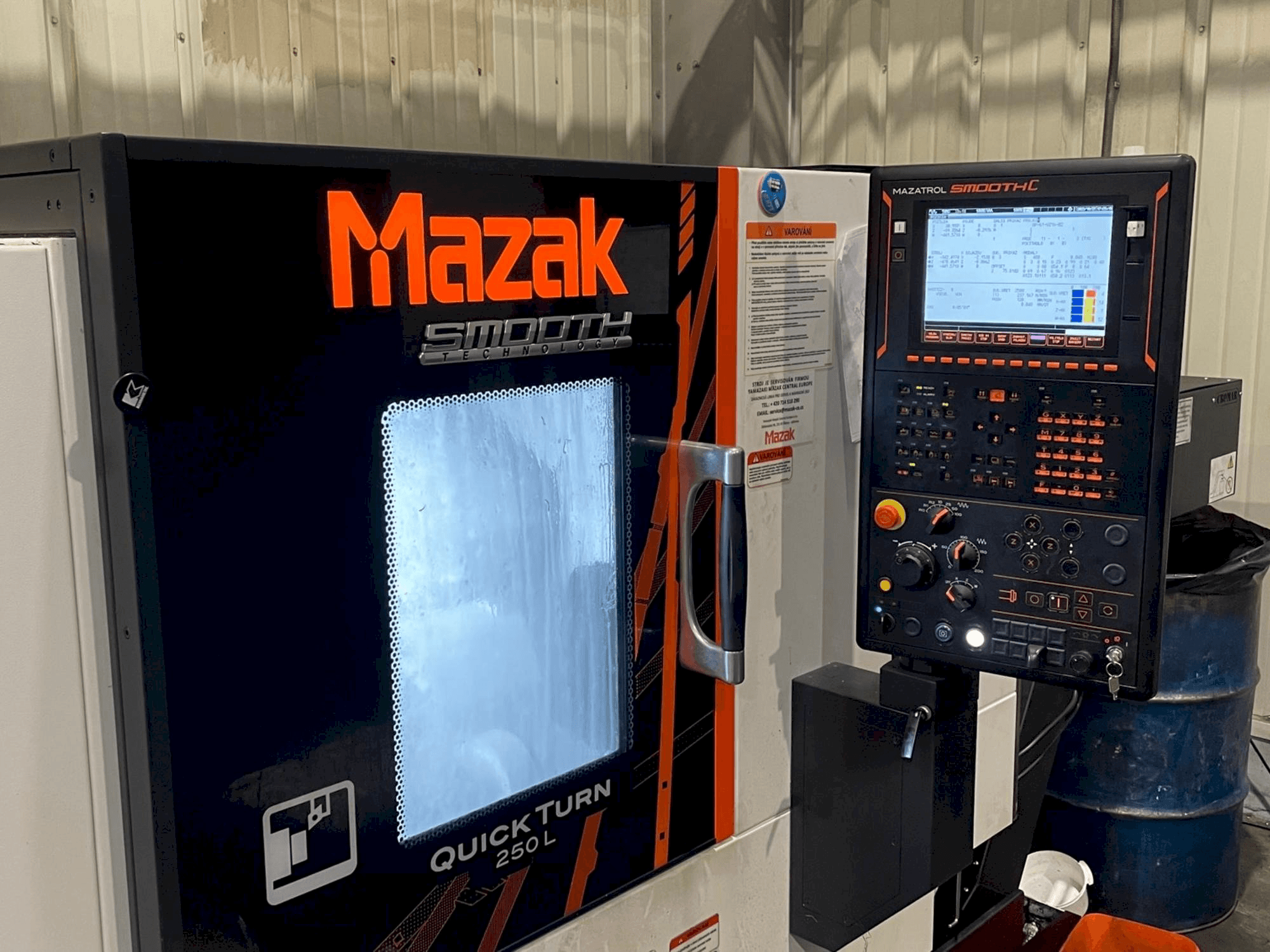 Mašīnas Mazak Quick Turn 250 L pretskats