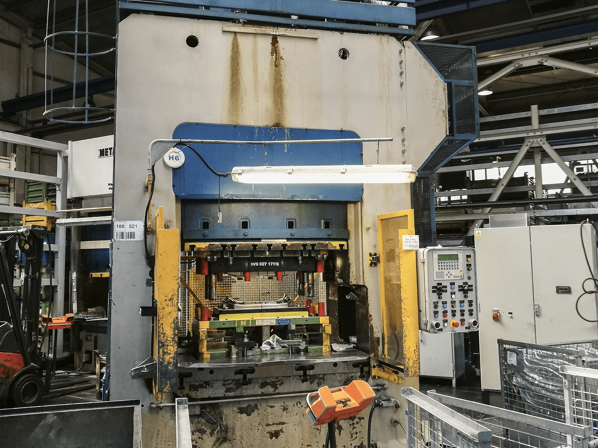 Mašīnas SMERAL LKT 250 pretskats