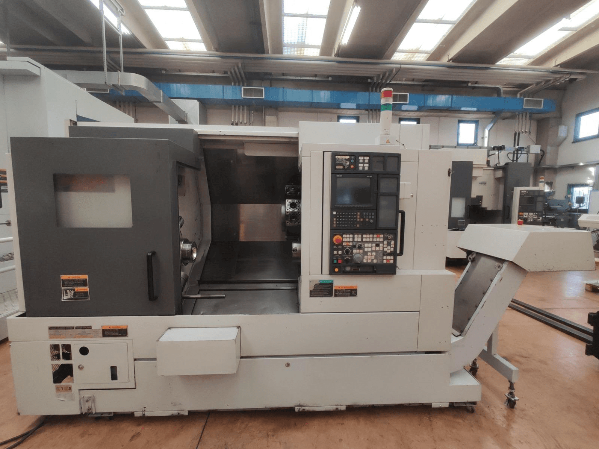 Mašīnas MORI SEIKI NL2500/700 SMC pretskats