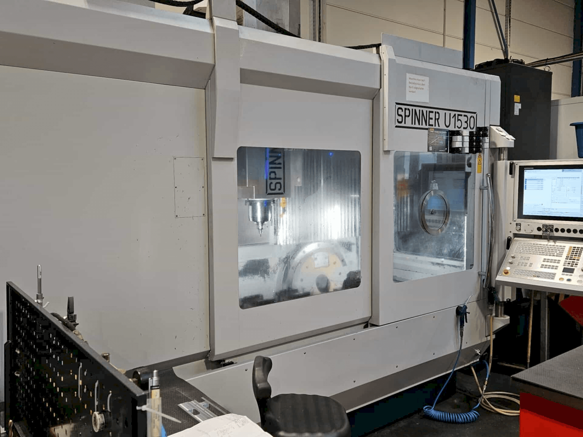 Mašīnas SPINNER U 1530 pretskats