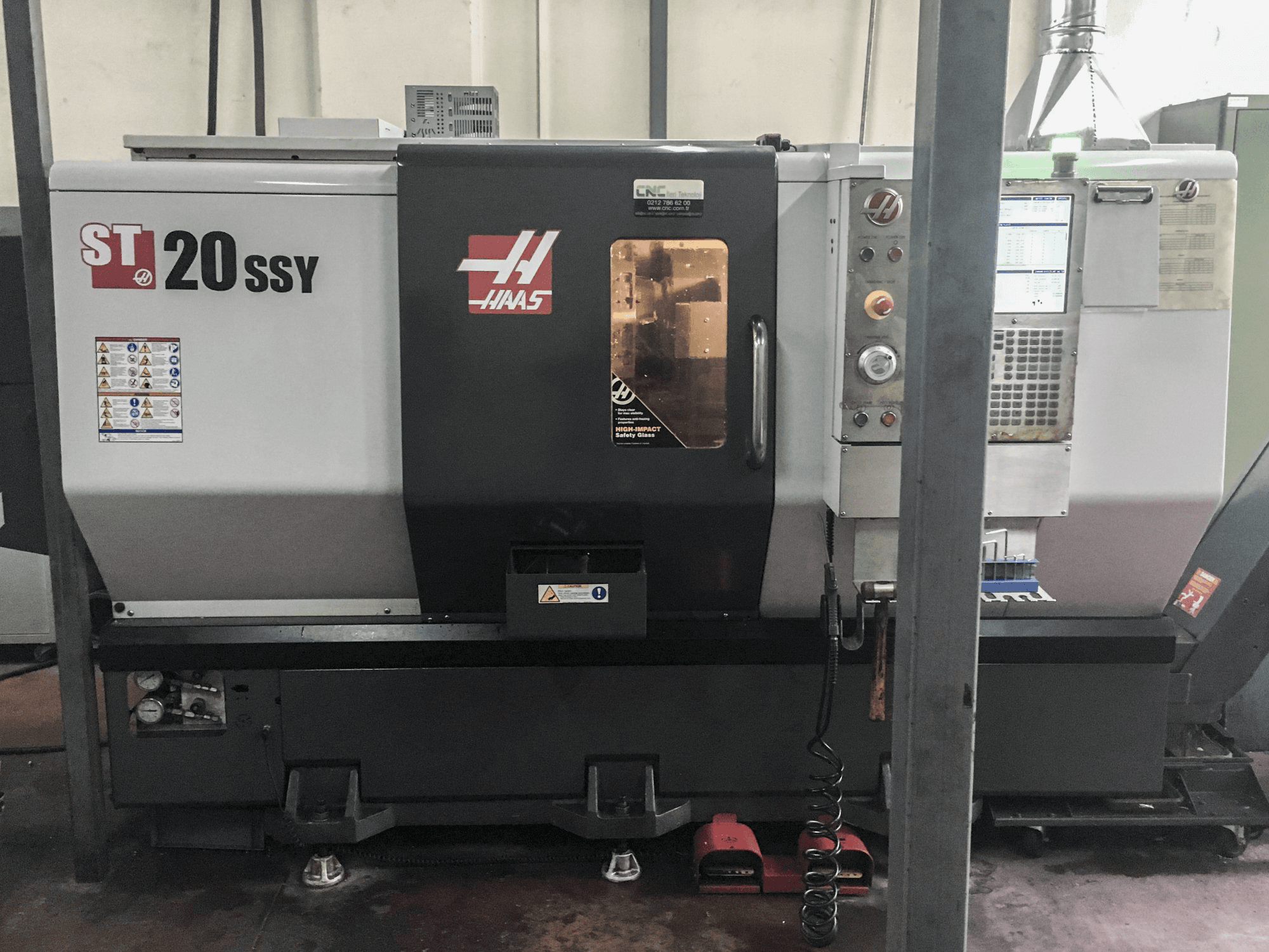 Mašīnas HAAS ST-20SSY pretskats
