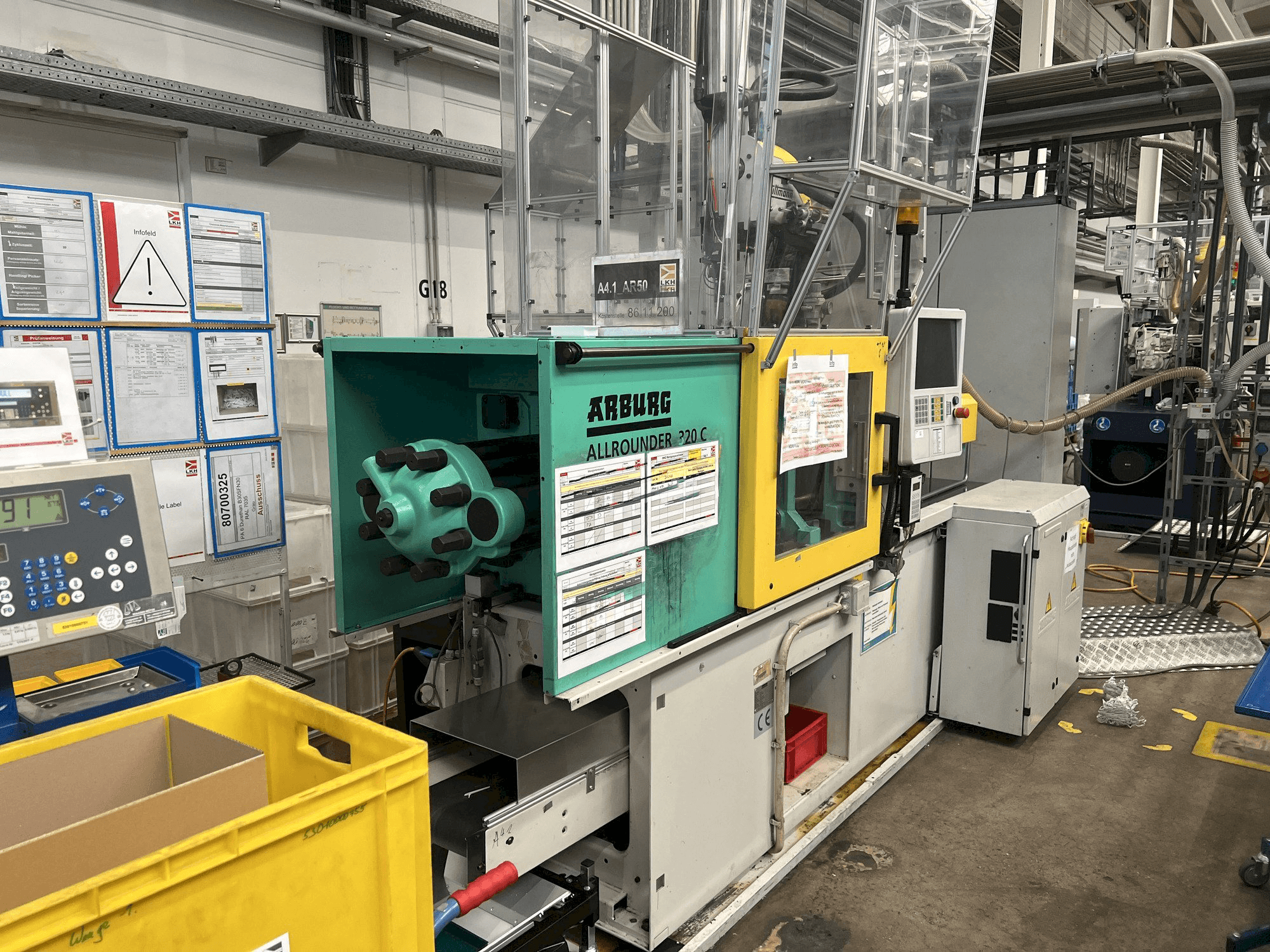 Mašīnas Arburg Allrounder 320C 500 - 170 kreisās malas skats