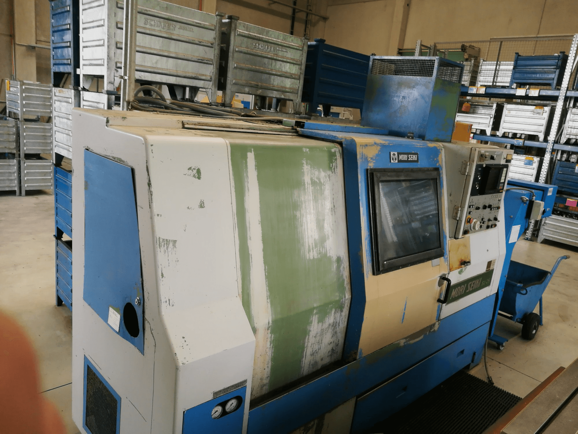 Mašīnas MORI SEIKI SL-25A/500 skats no kreisās puses