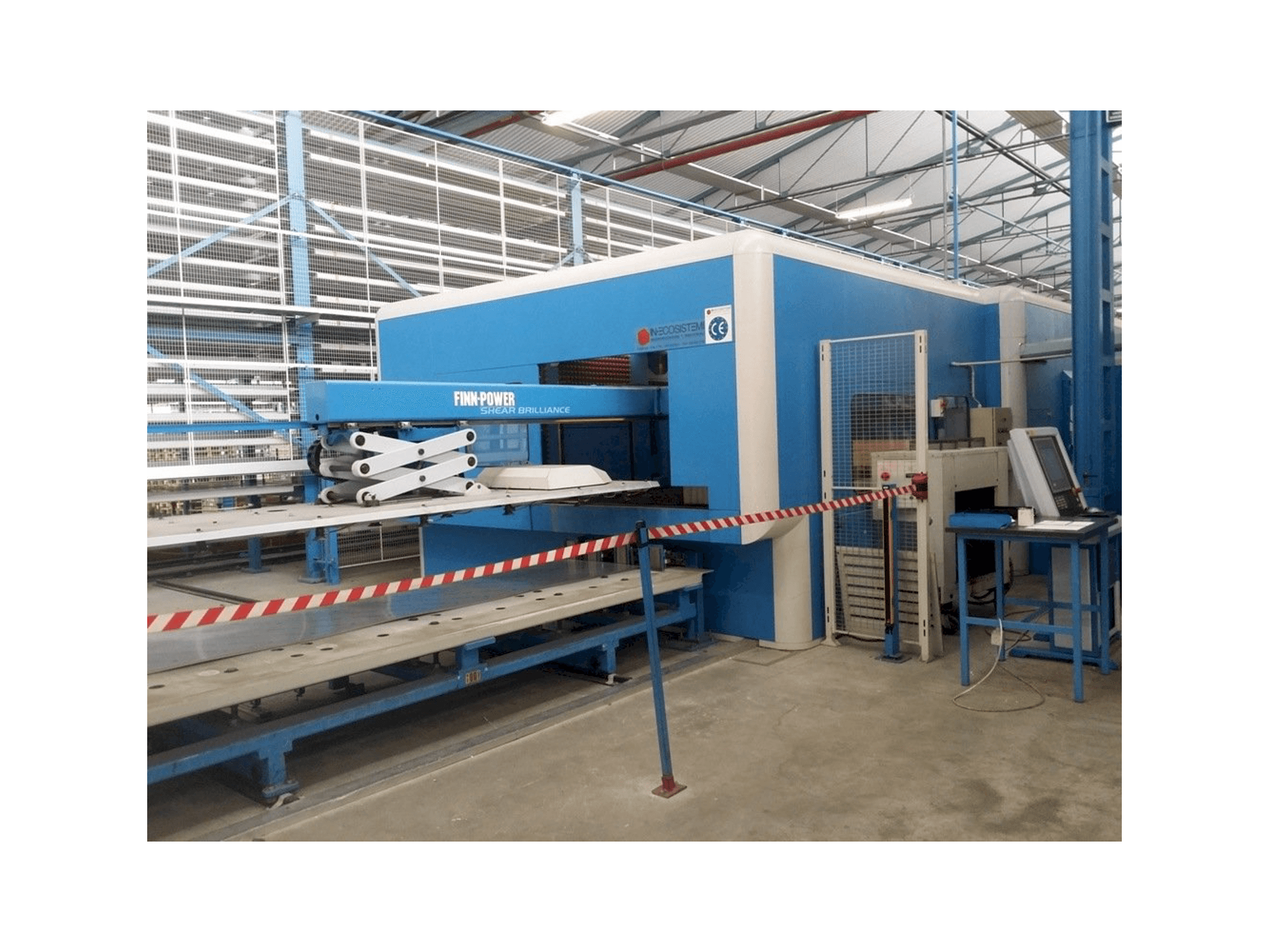 Mašīnas Finn-Power SB8 pretskats