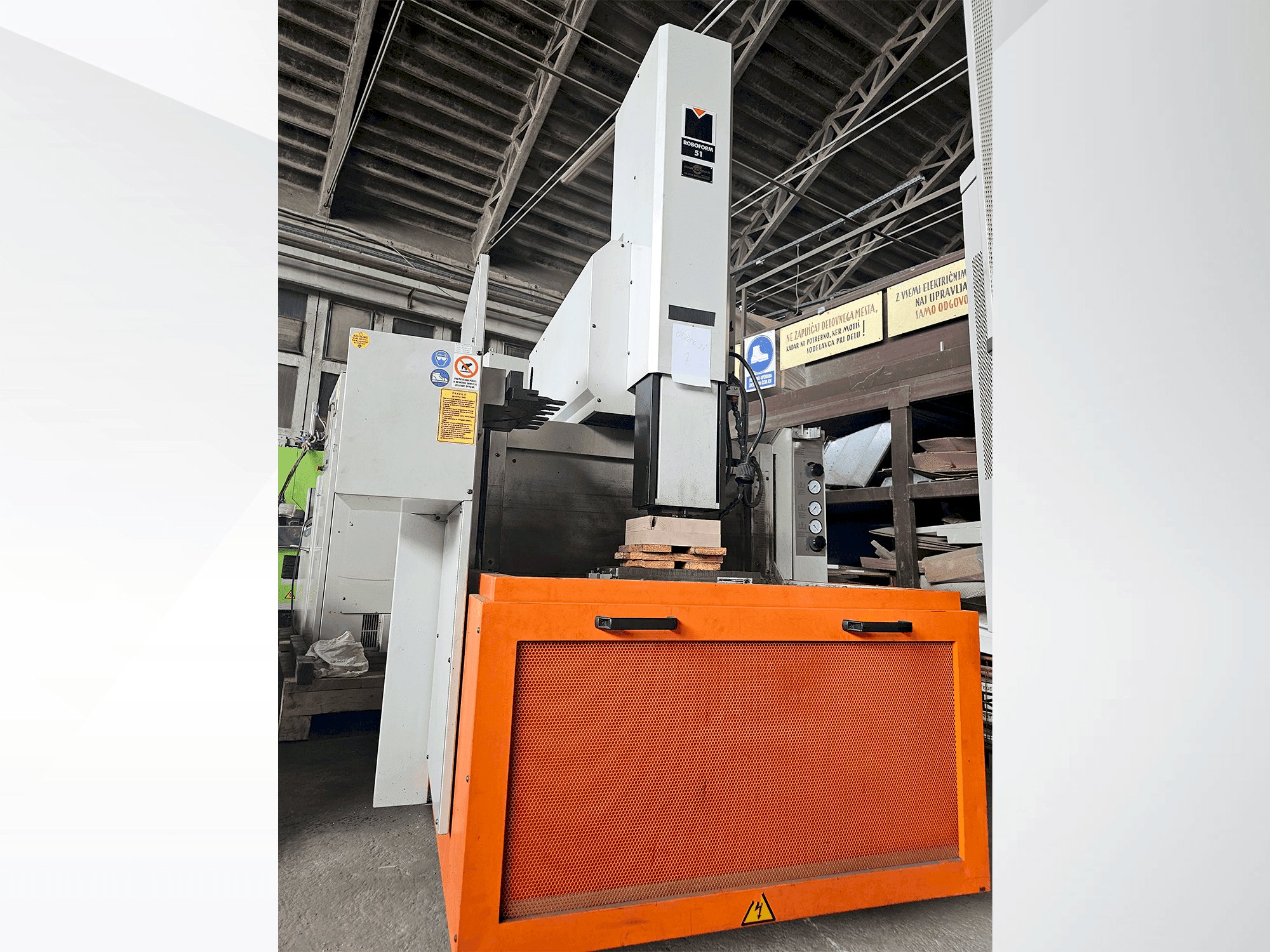 Mašīnas CHARMILLES ROBOFORM 51 pretskats