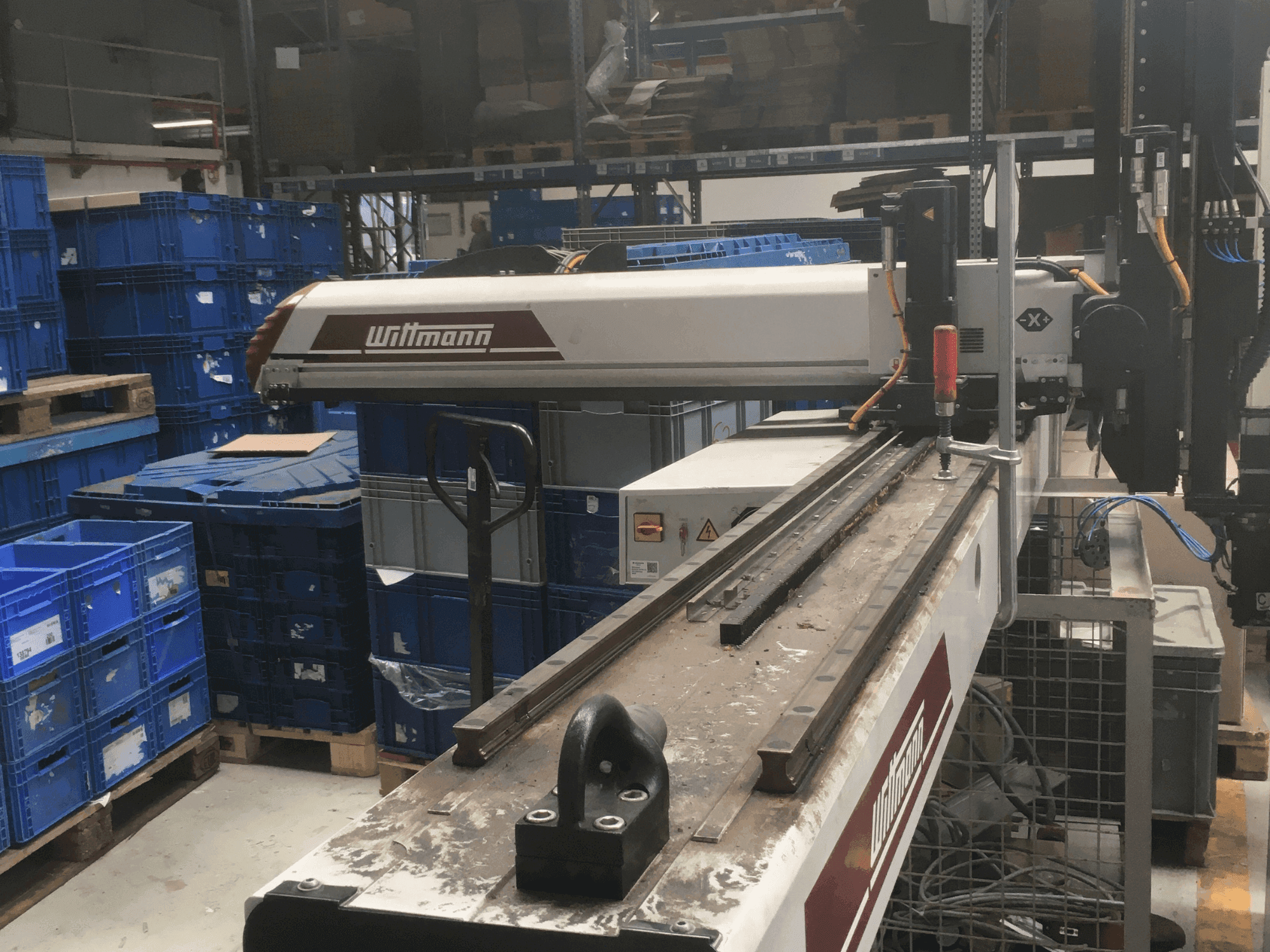 Mašīnas WITTMANN W743 pretskats