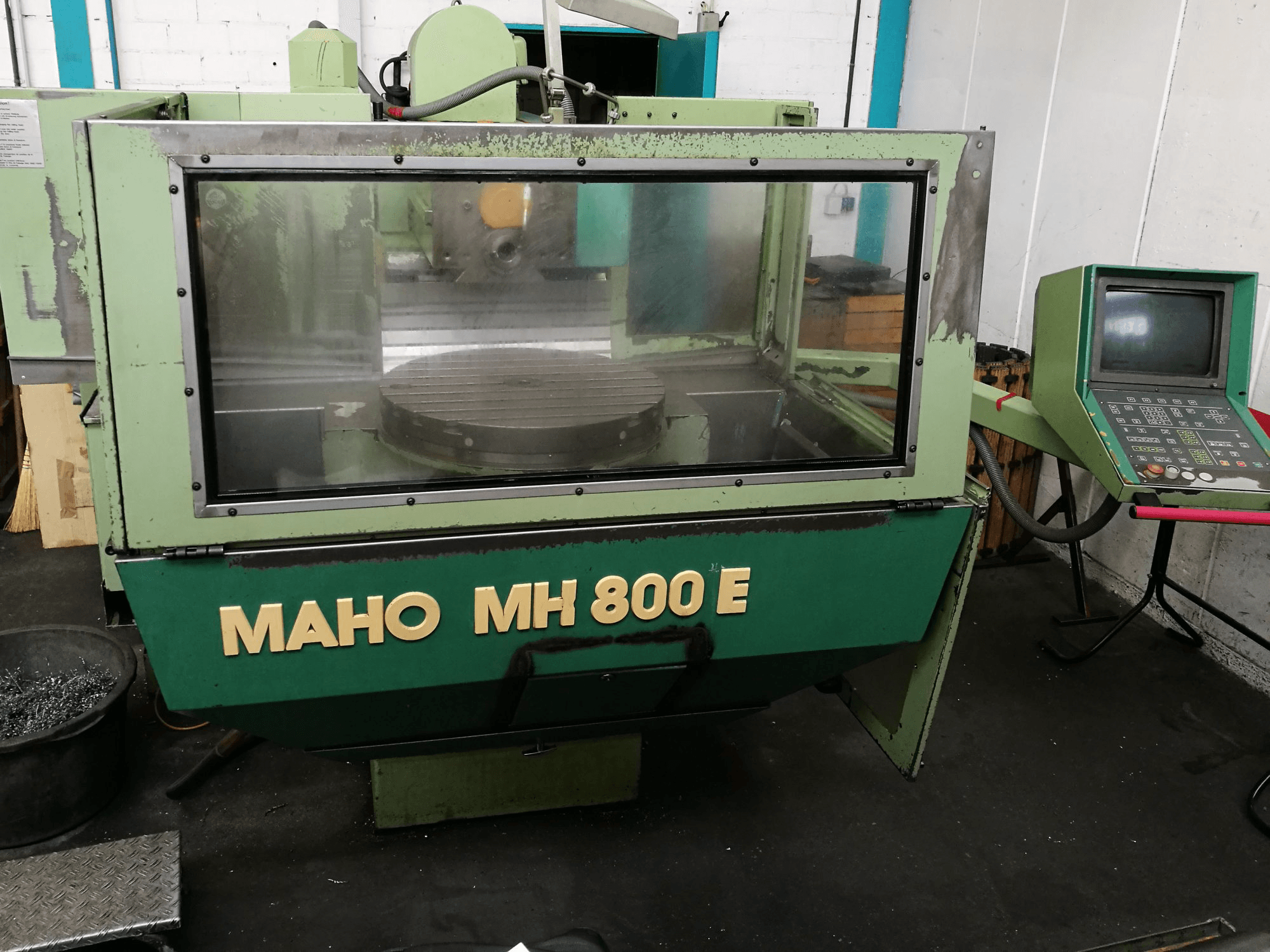 Mašīnas Maho MH 800 E pretskats