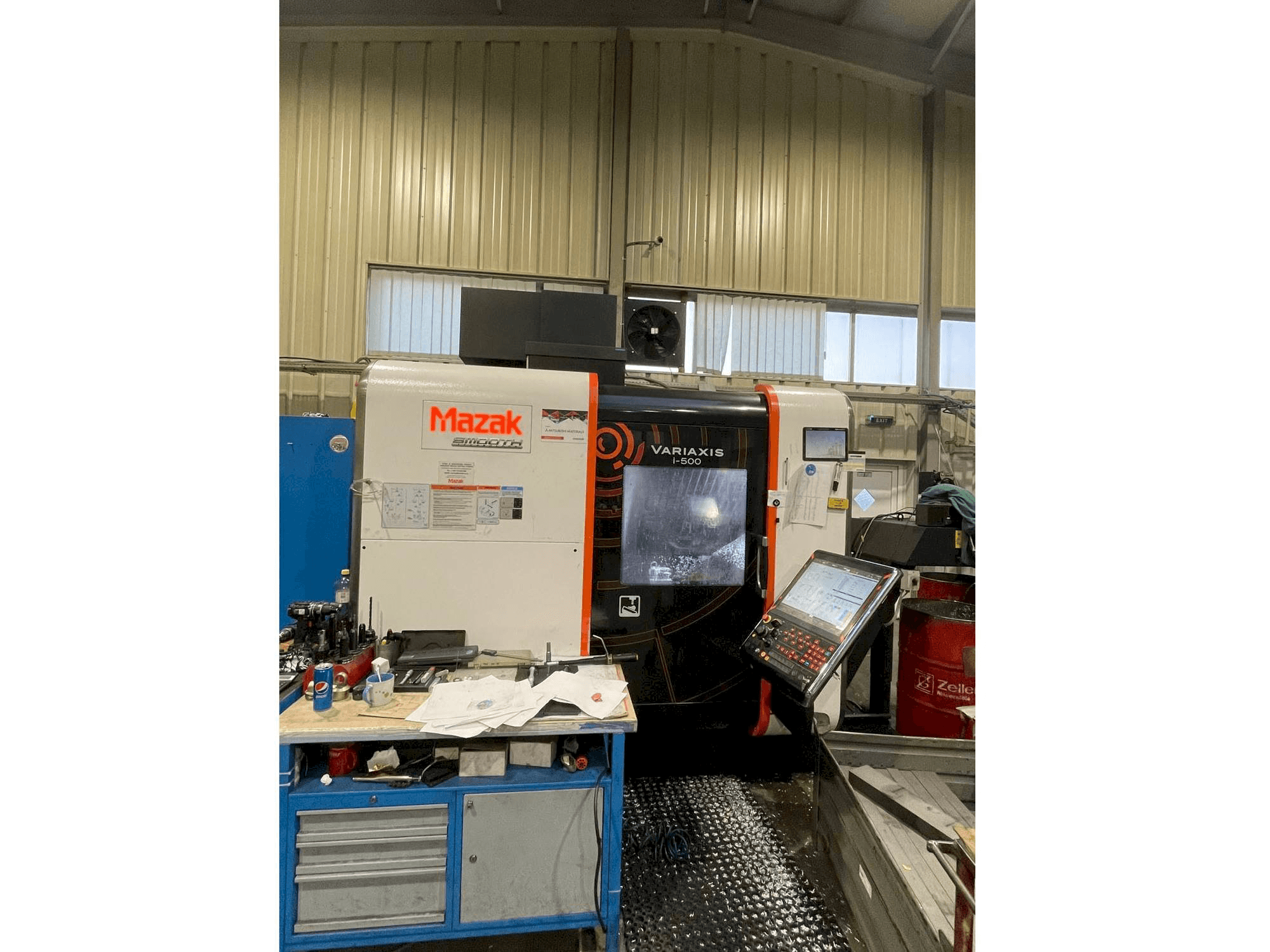 Mašīnas Mazak Variaxis i-500 pretskats