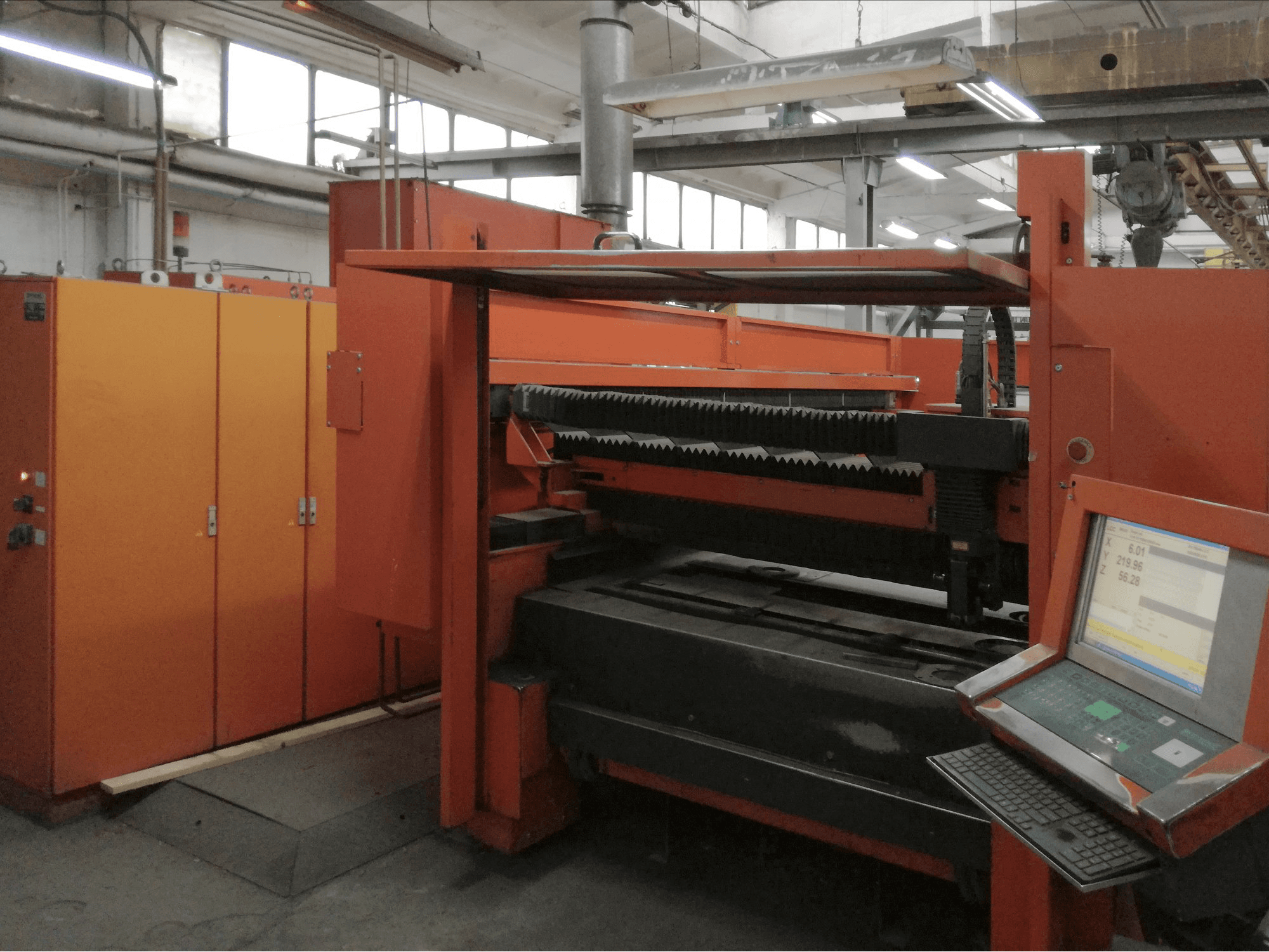 Mašīnas Bystronic BySprint 3015 skats no labās puses