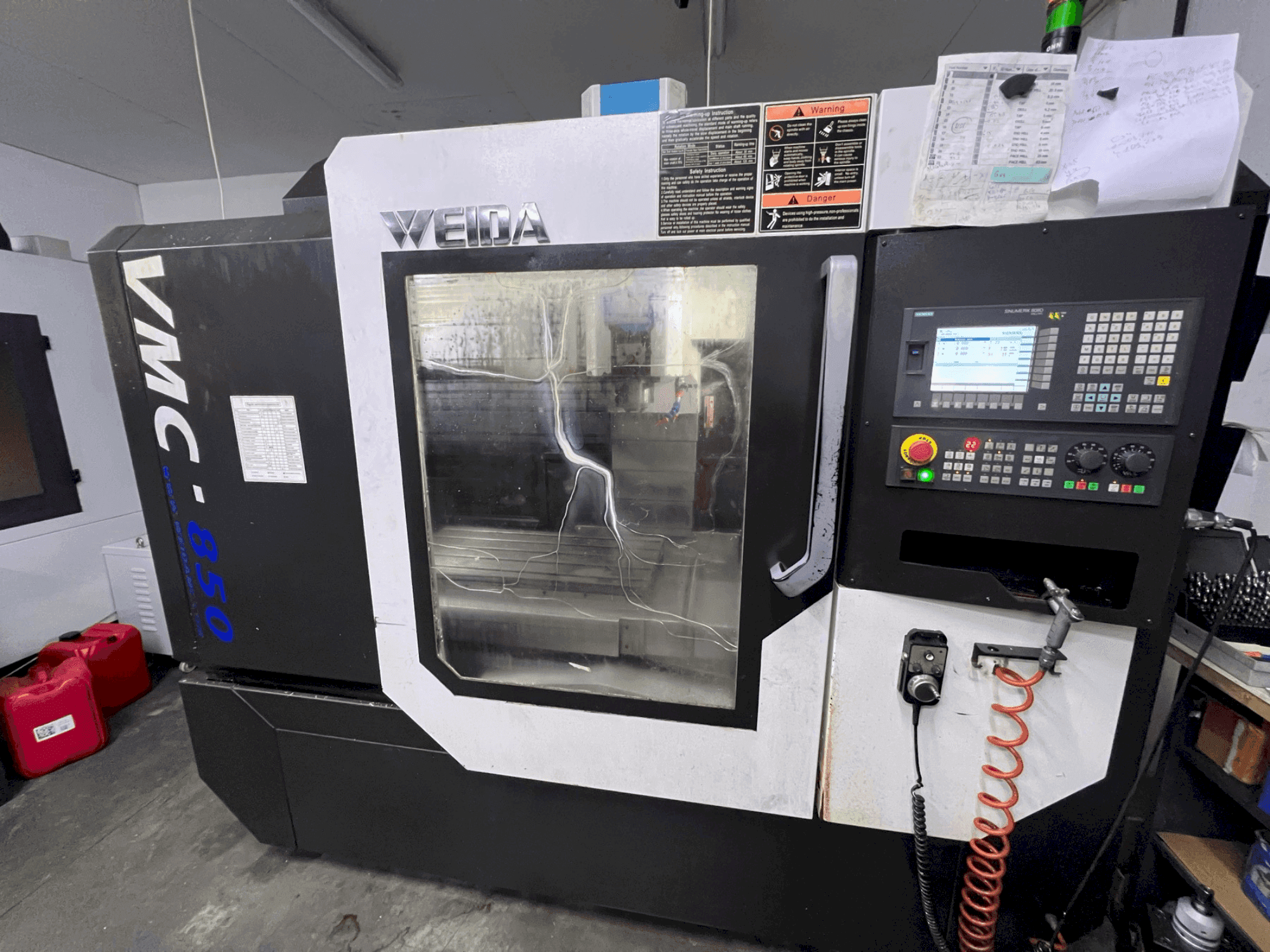 Mašīnas WEIDA VMC850 pretskats