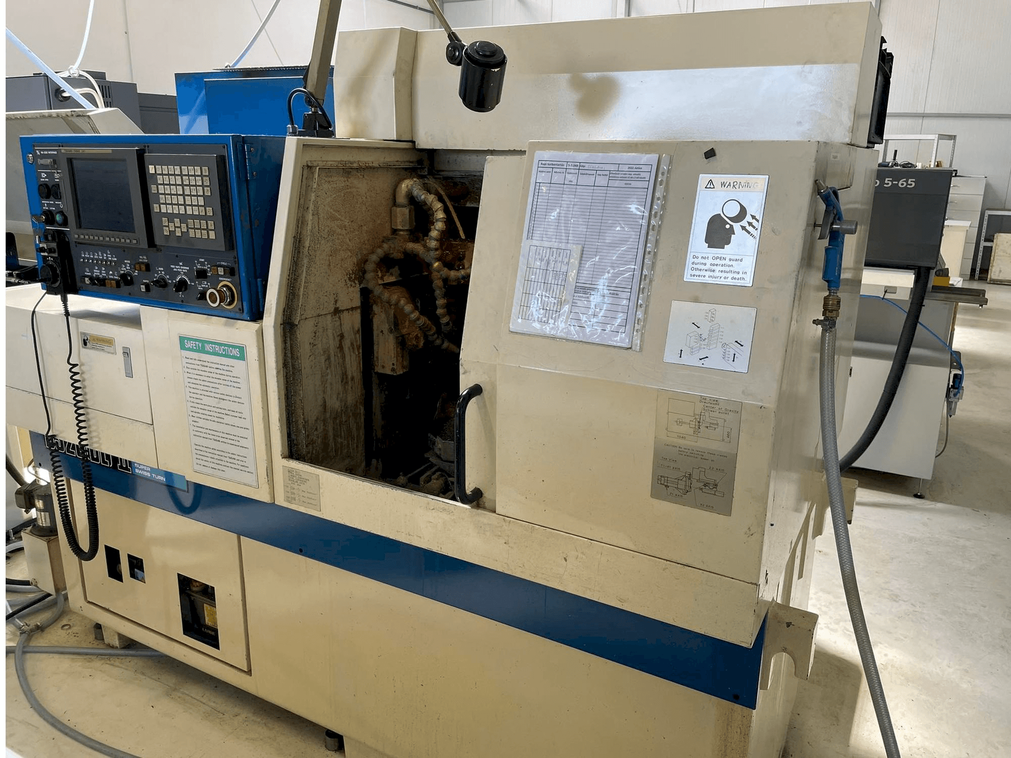 Mašīnas TSUGAMI BS20-II labās malas skats