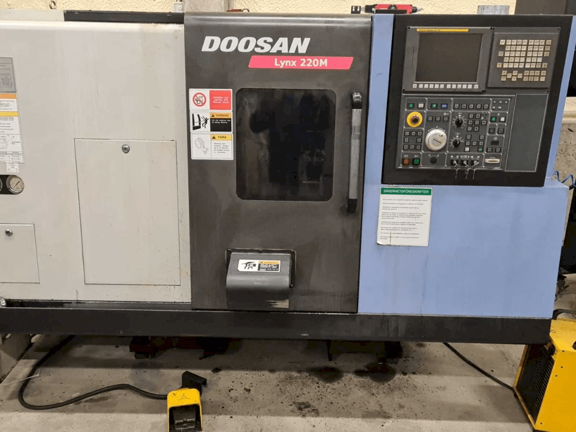 Mašīnas Doosan Lynx 220MA + bar feeder LNS Express pretskats