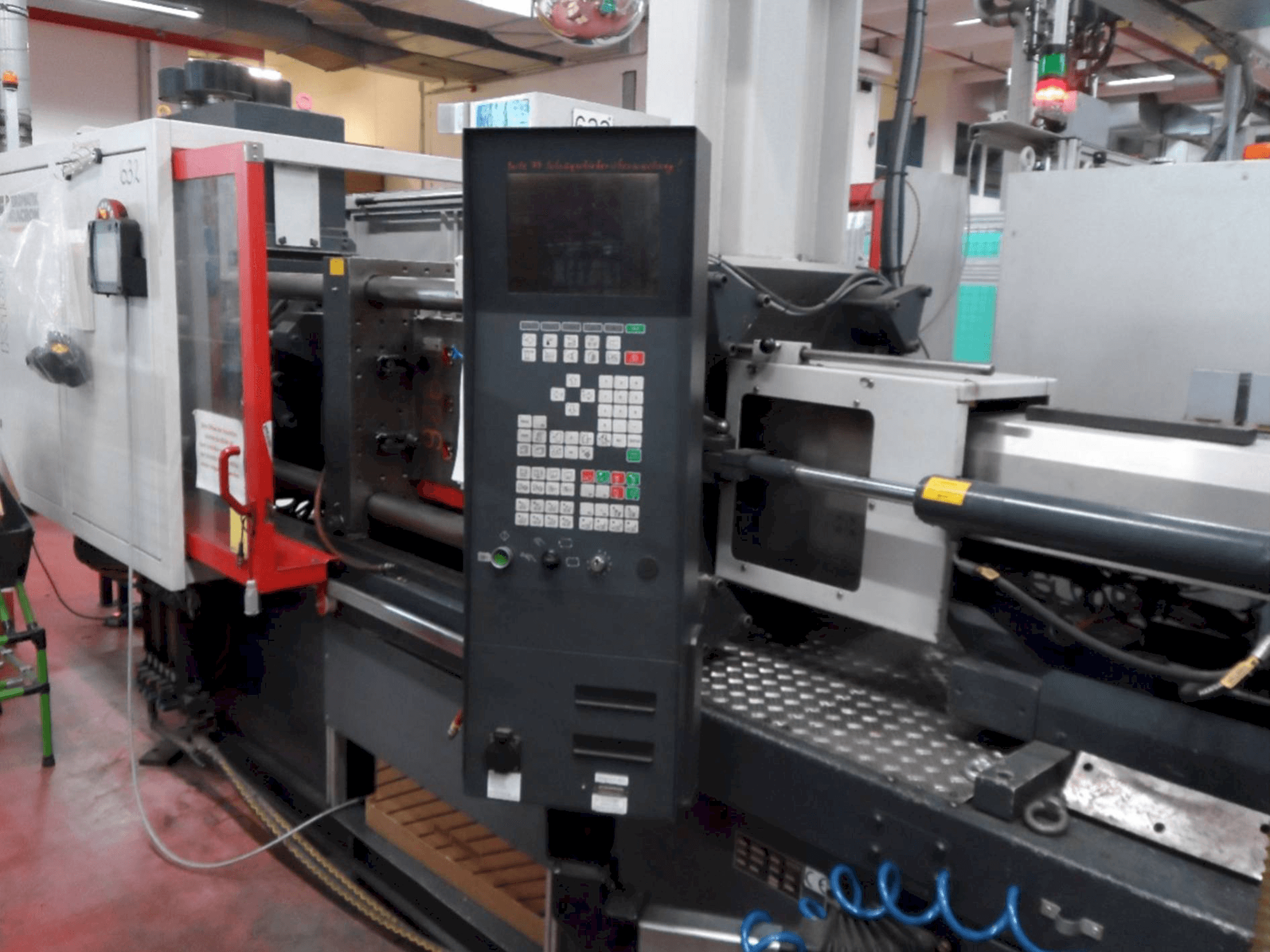 Mašīnas FERROMATIK MILACRON K-Tec 160S pretskats