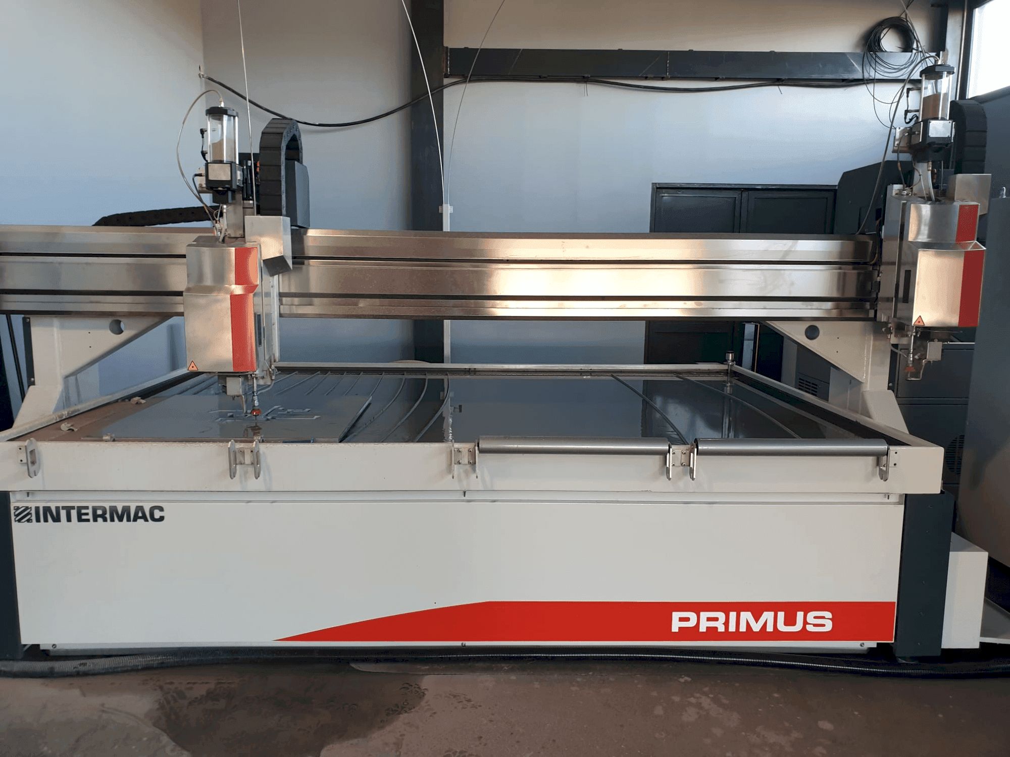Mašīnas Intermac Primus 322 pretskats
