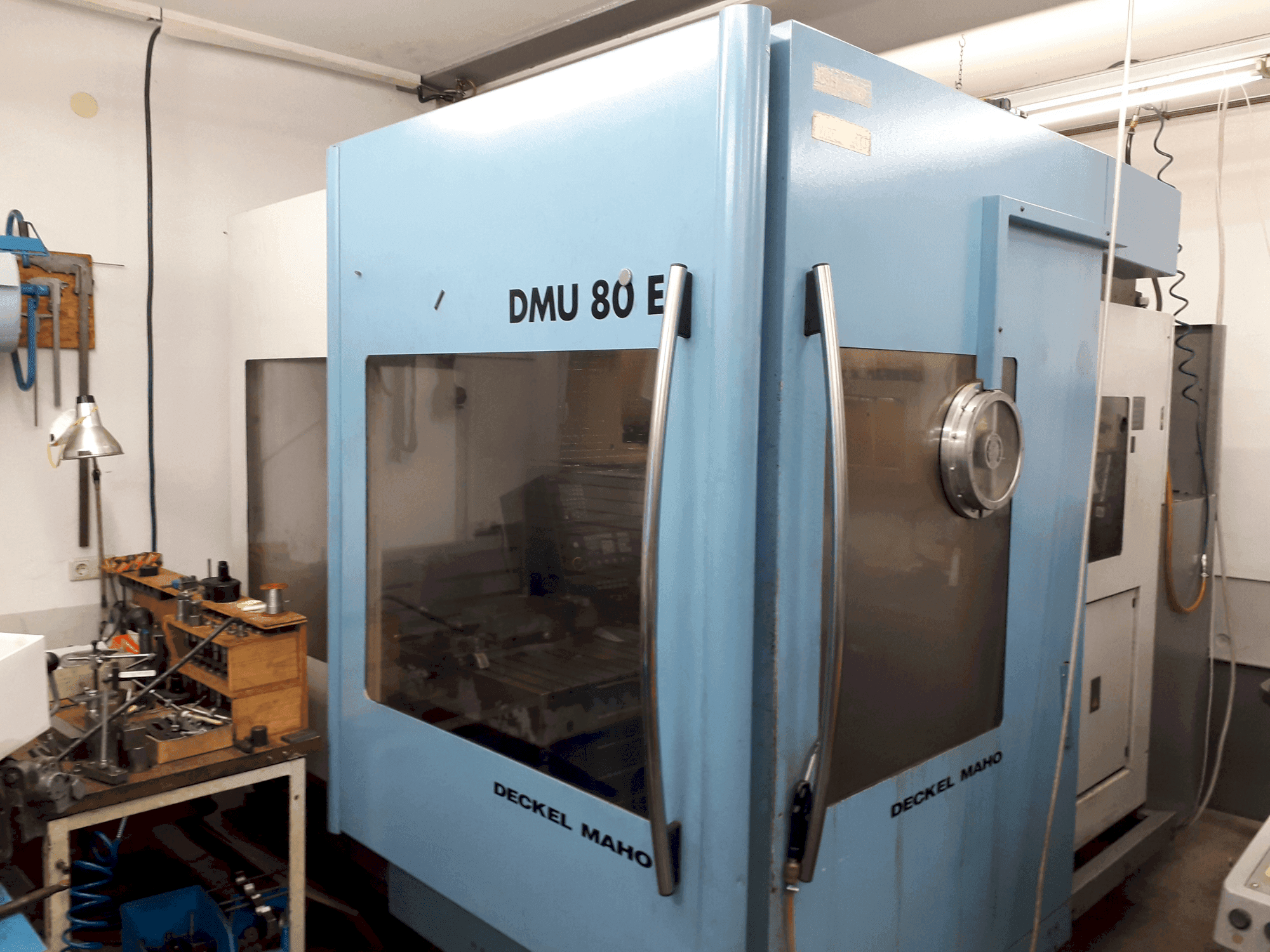 Mašīnas DECKEL MAHO DMU 80E pretskats