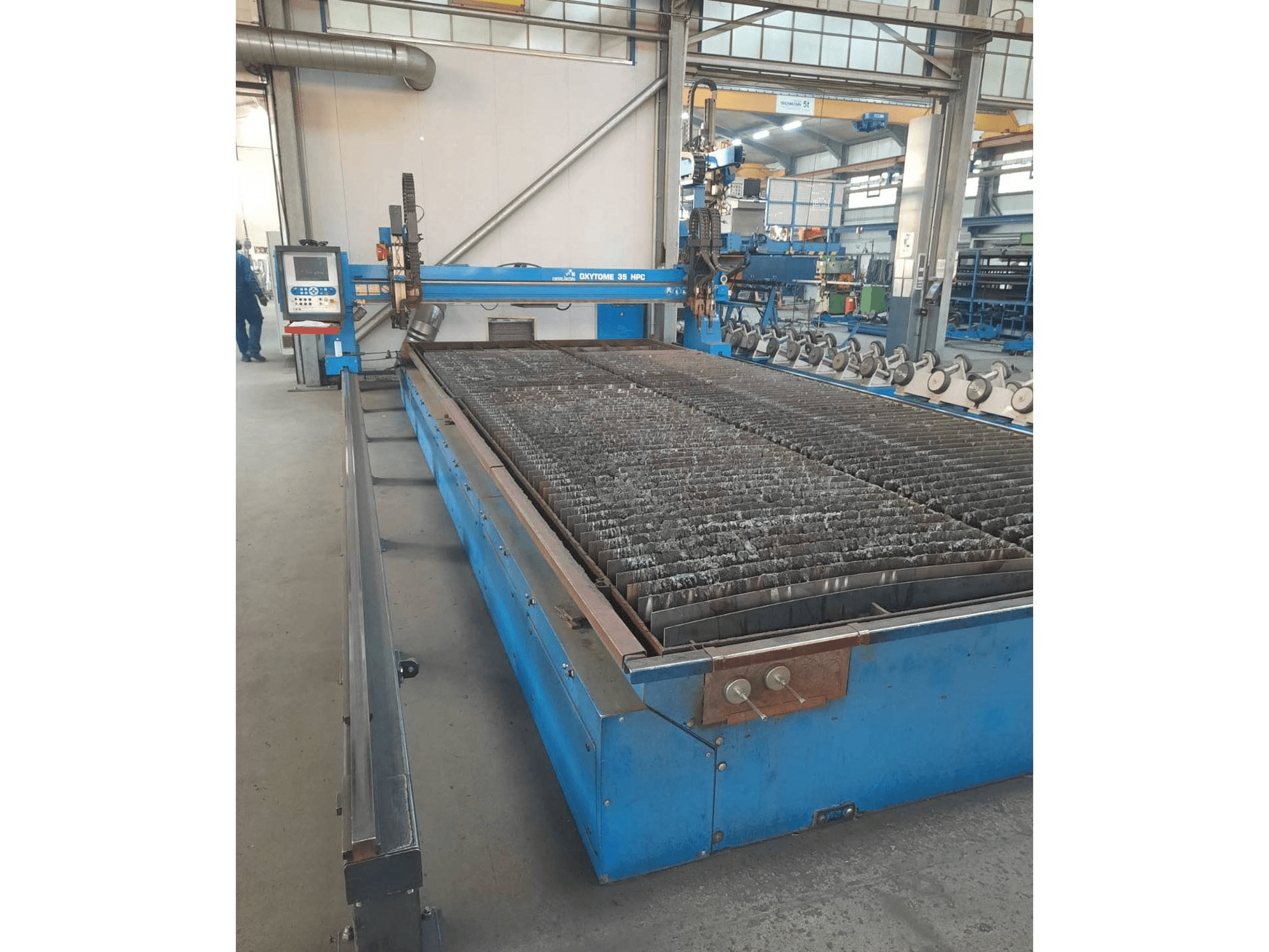 Mašīnas Oerlikon Oxytome 35 HPC pretskats