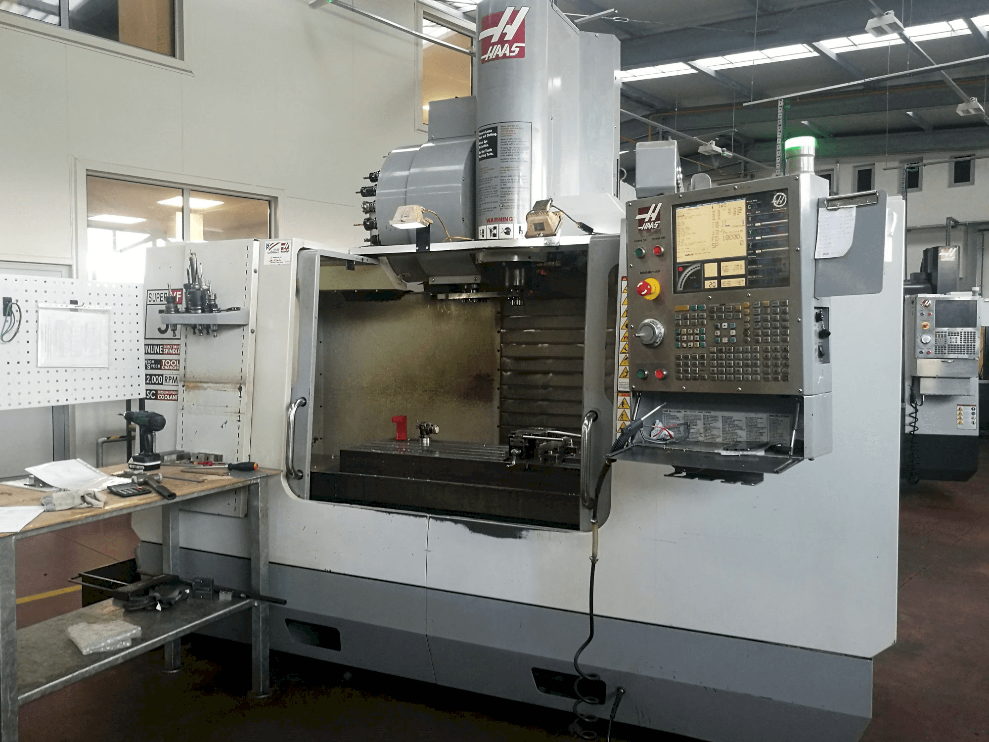 Mašīnas HAAS VF-3SSHE pretskats