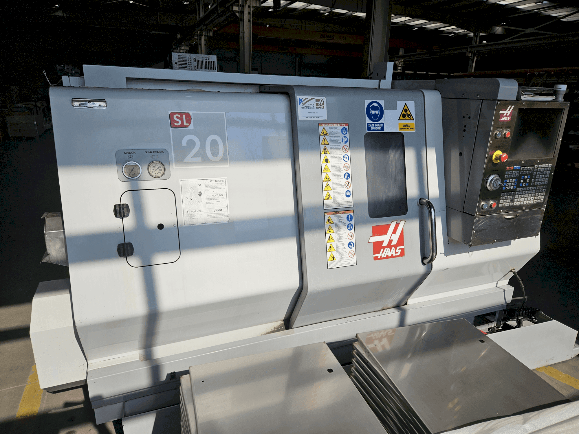 Mašīnas HAAS SL-20 TBHE pretskats