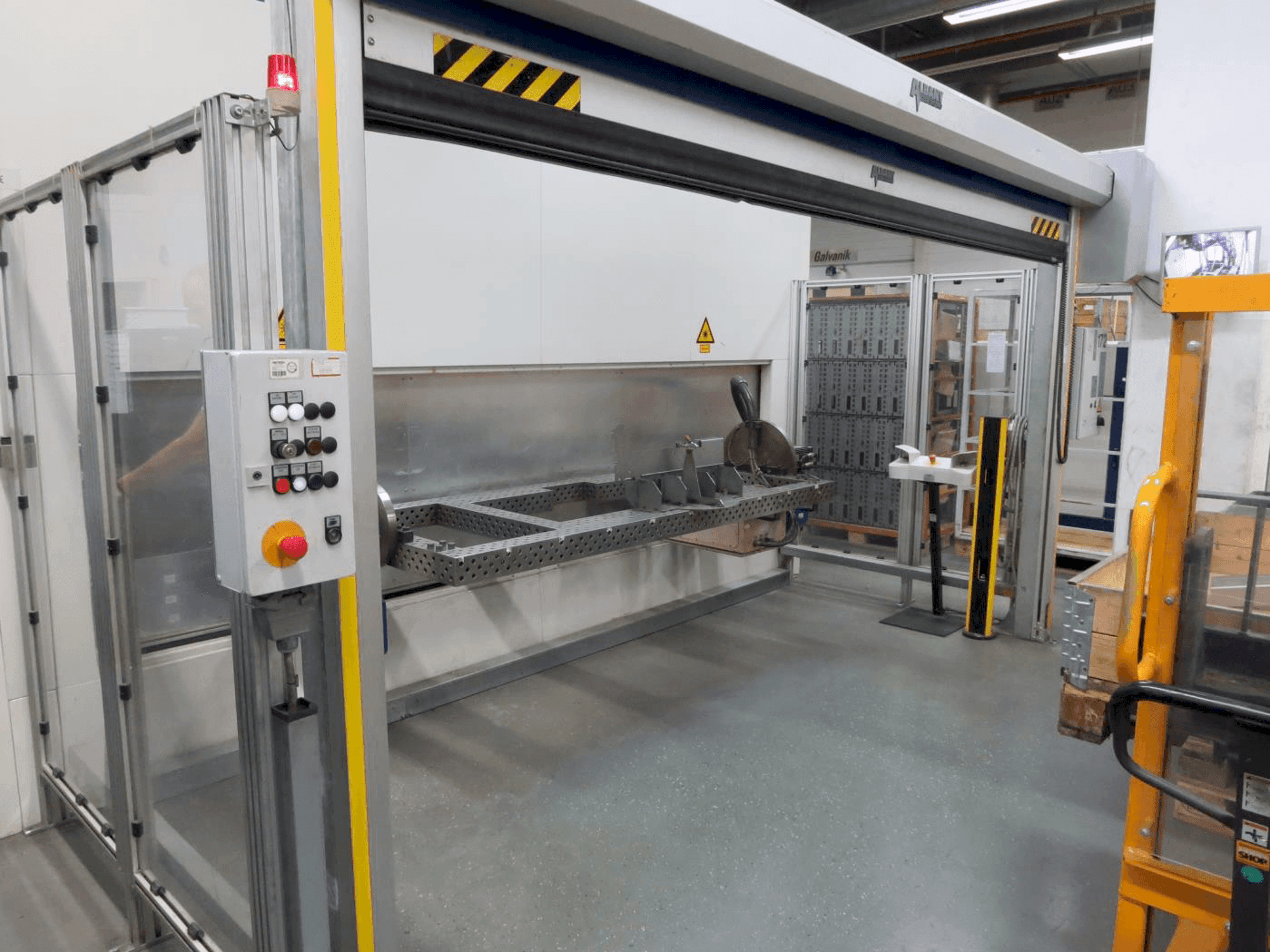 Mašīnas TRUMPF TruLaser Robot 5020 pretskats