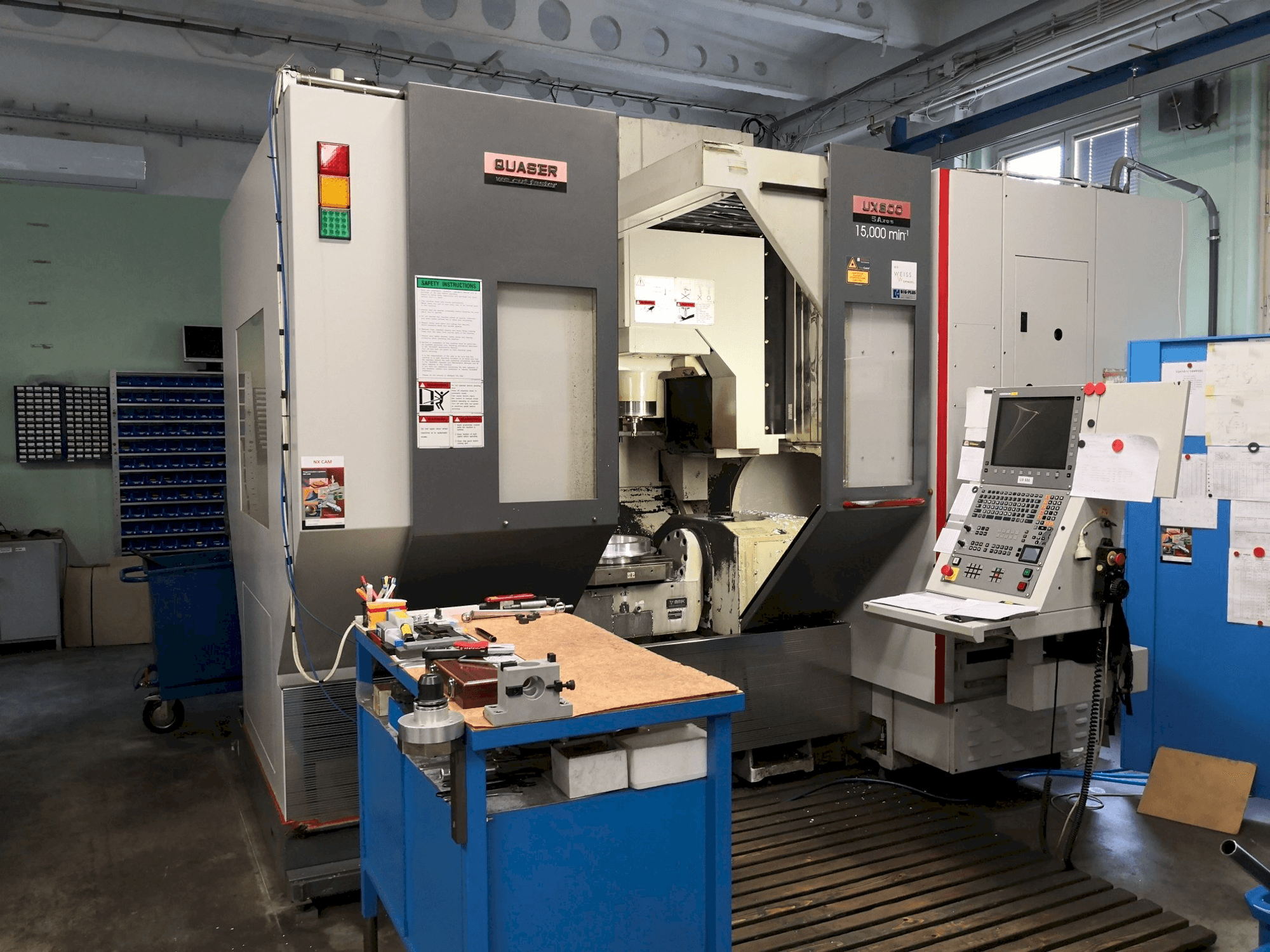 Mašīnas Quaser UX-600 pretskats