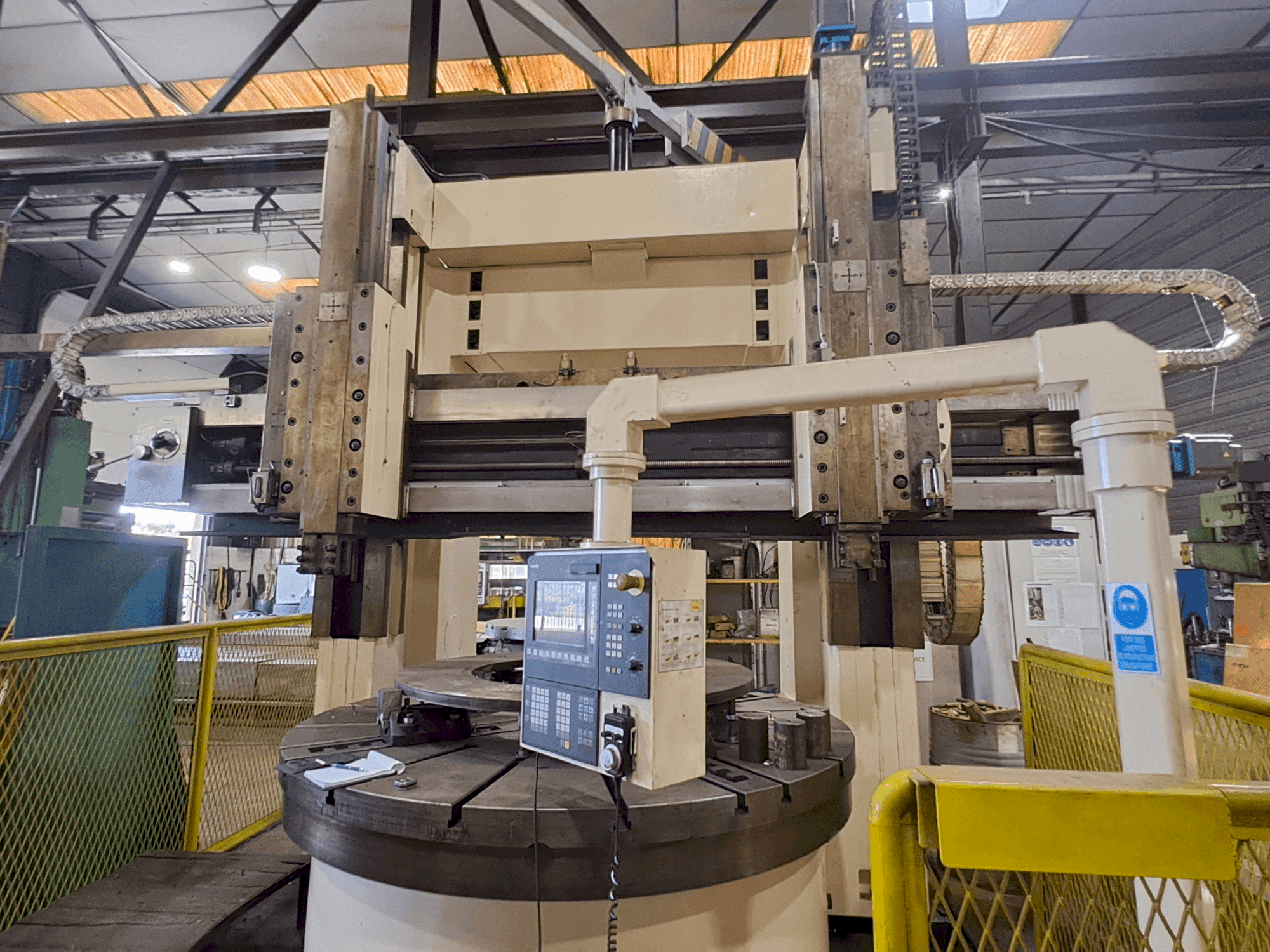 Mašīnas WUXI C 5225x16/10 pretskats