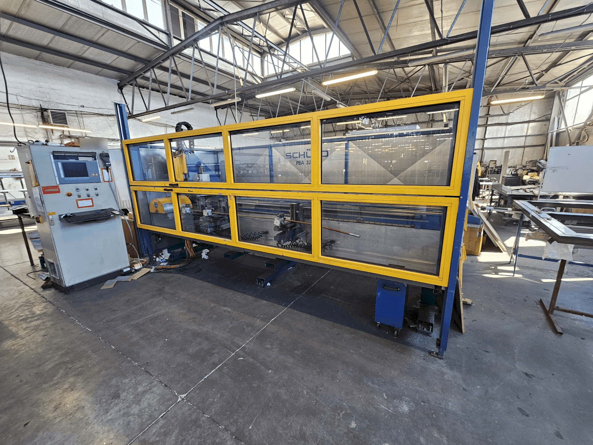 Mašīnas SCHÜCO PBA 3250 pretskats