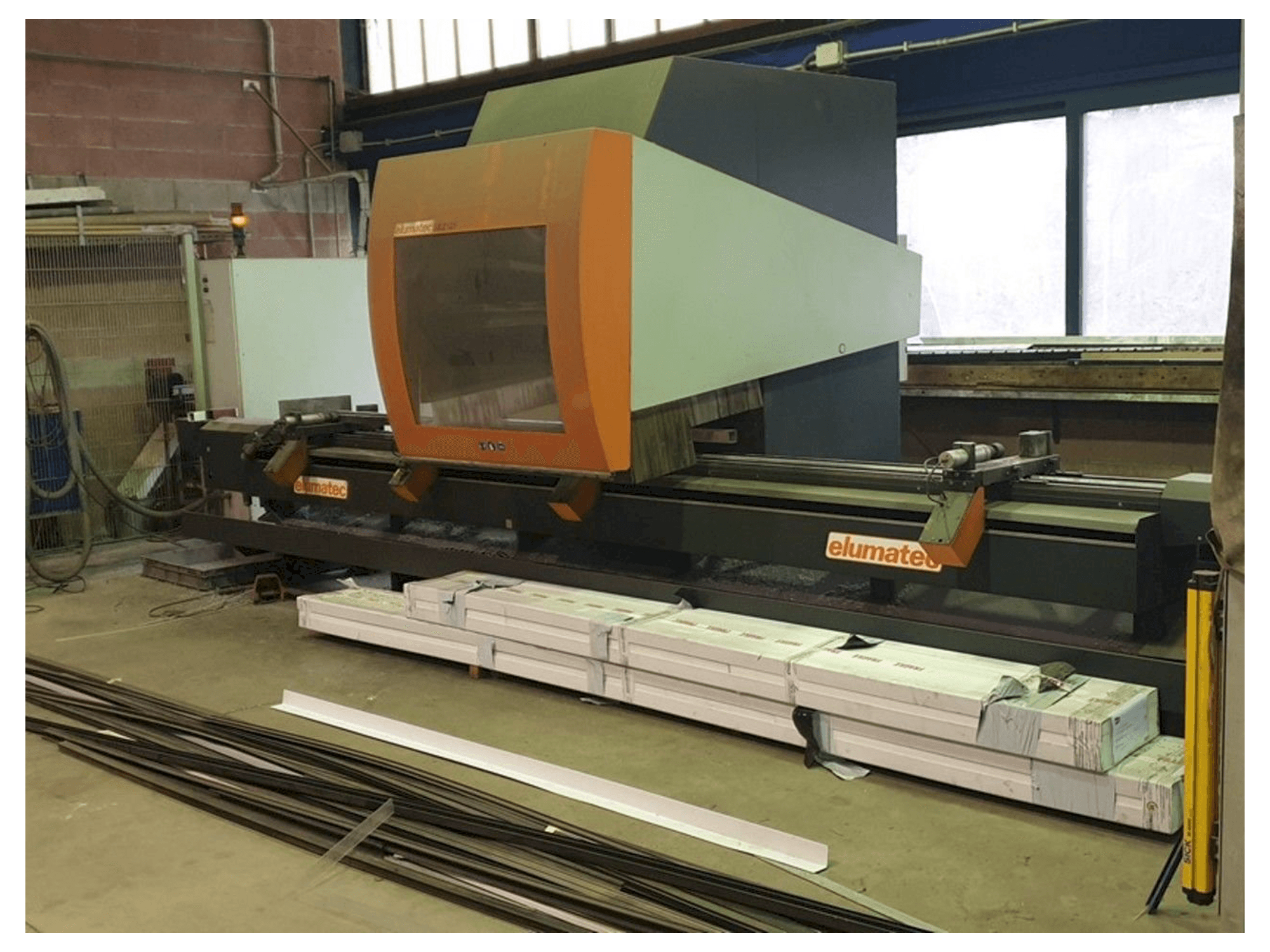 Mašīnas Elumatec SBZ 131 pretskats