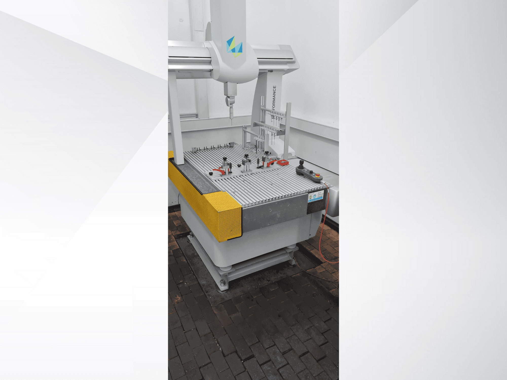 Mašīnas Hexagon Global 07.07.05 pretskats