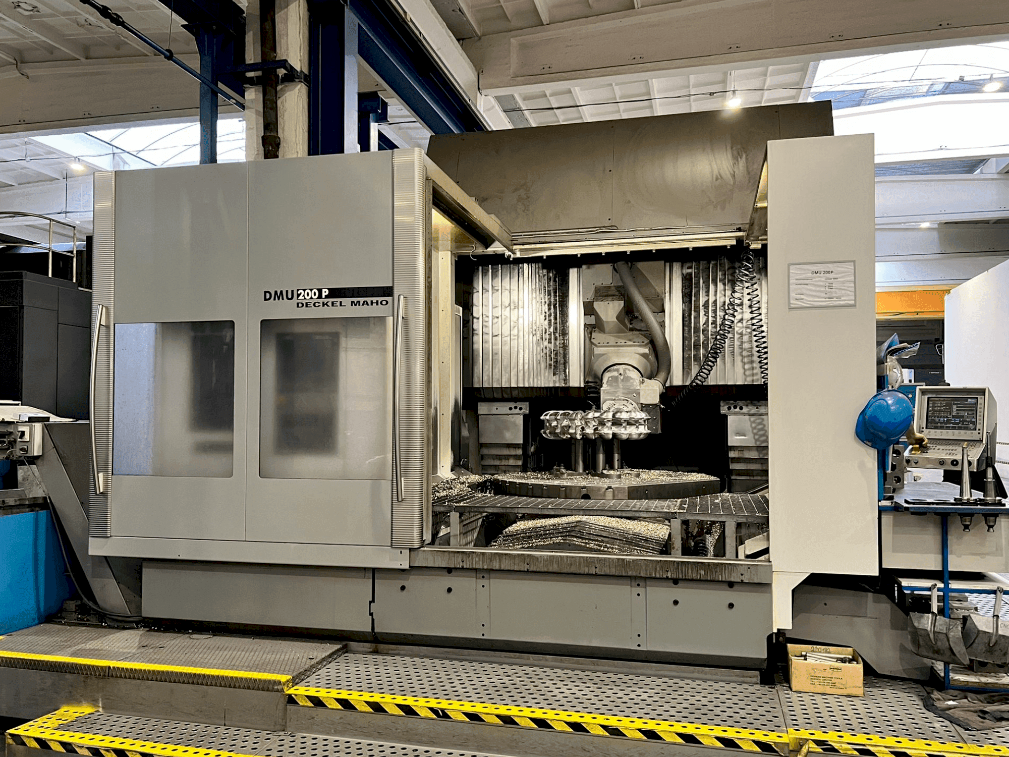 Mašīnas DECKEL MAHO DMU 200P pretskats