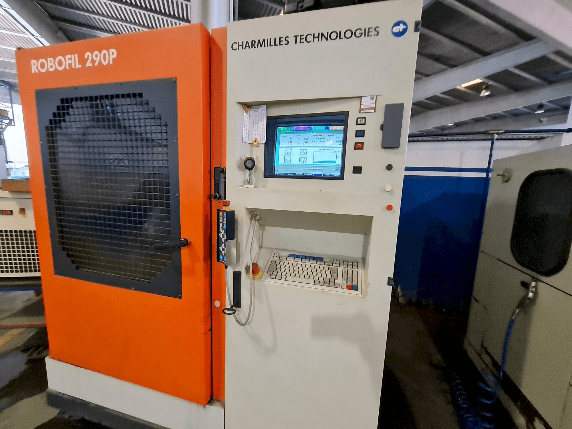 Mašīnas CHARMILLES 290P pretskats