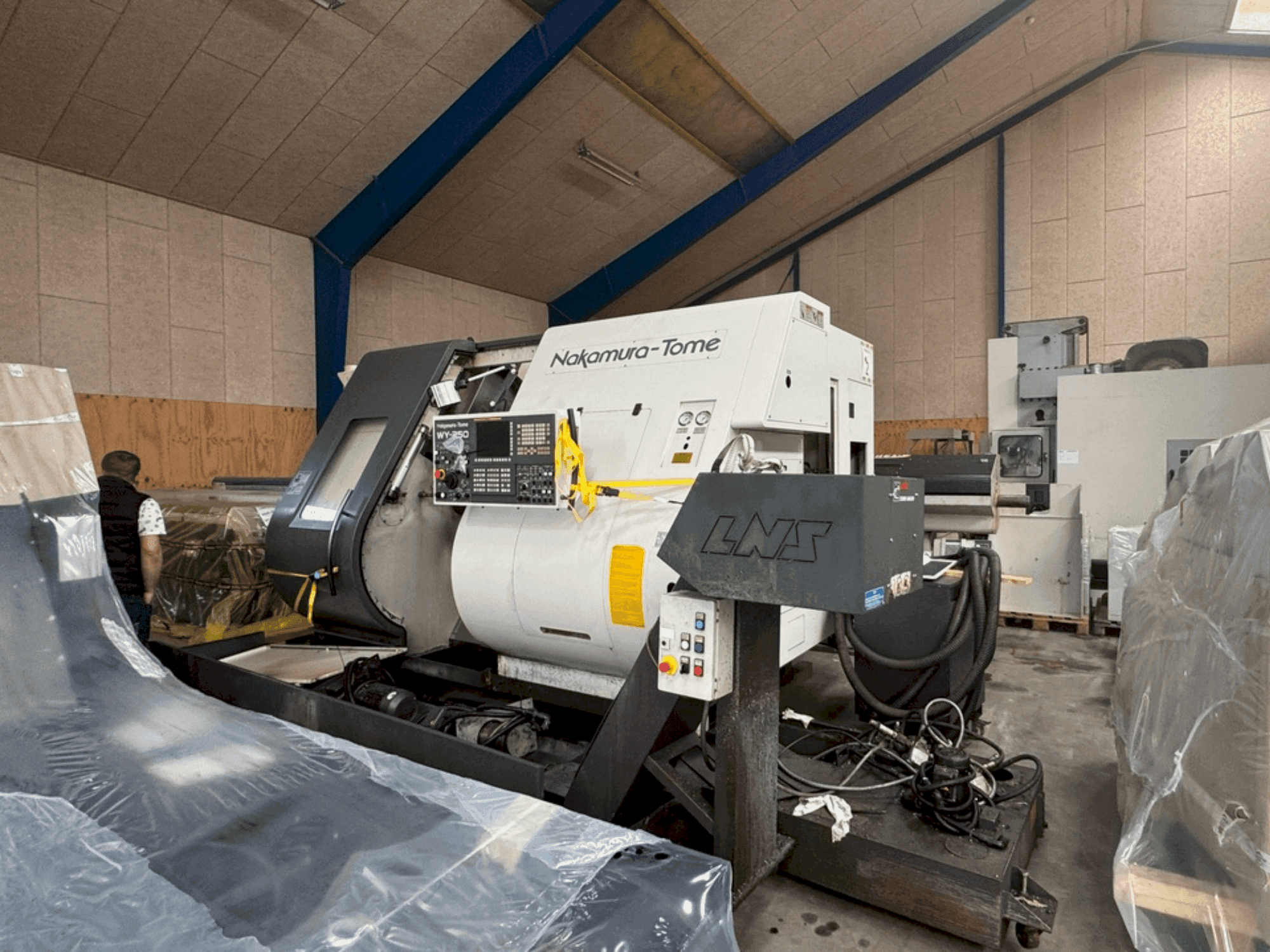 Mašīnas NAKAMURA-TOME WY-250 pretskats