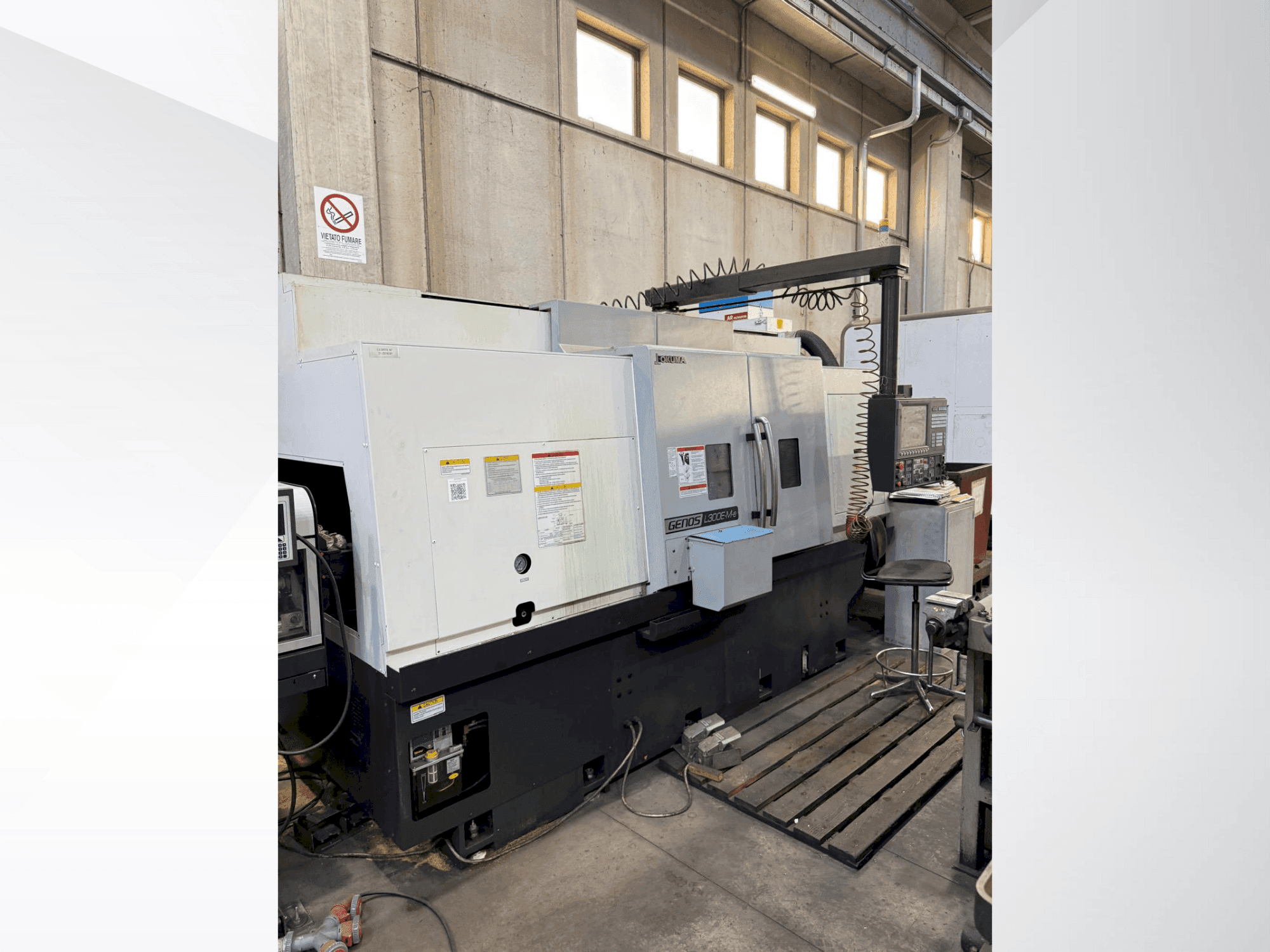 Mašīnas Okuma Genos L 300E-MY-e pretskats
