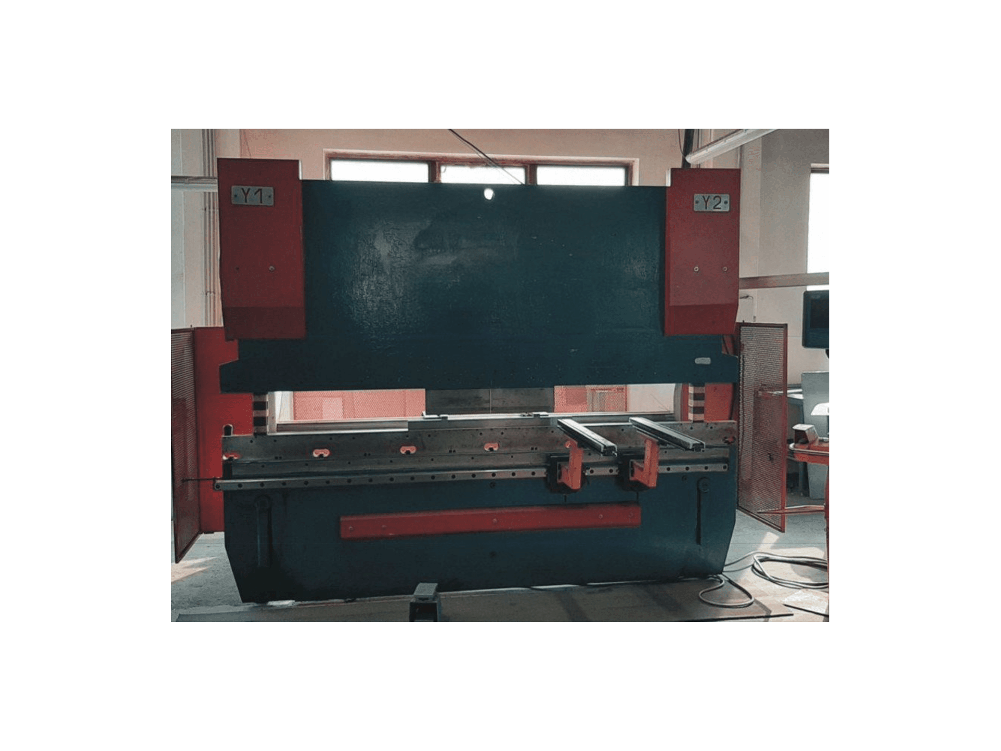 Mašīnas BEYELER PR6 pretskats