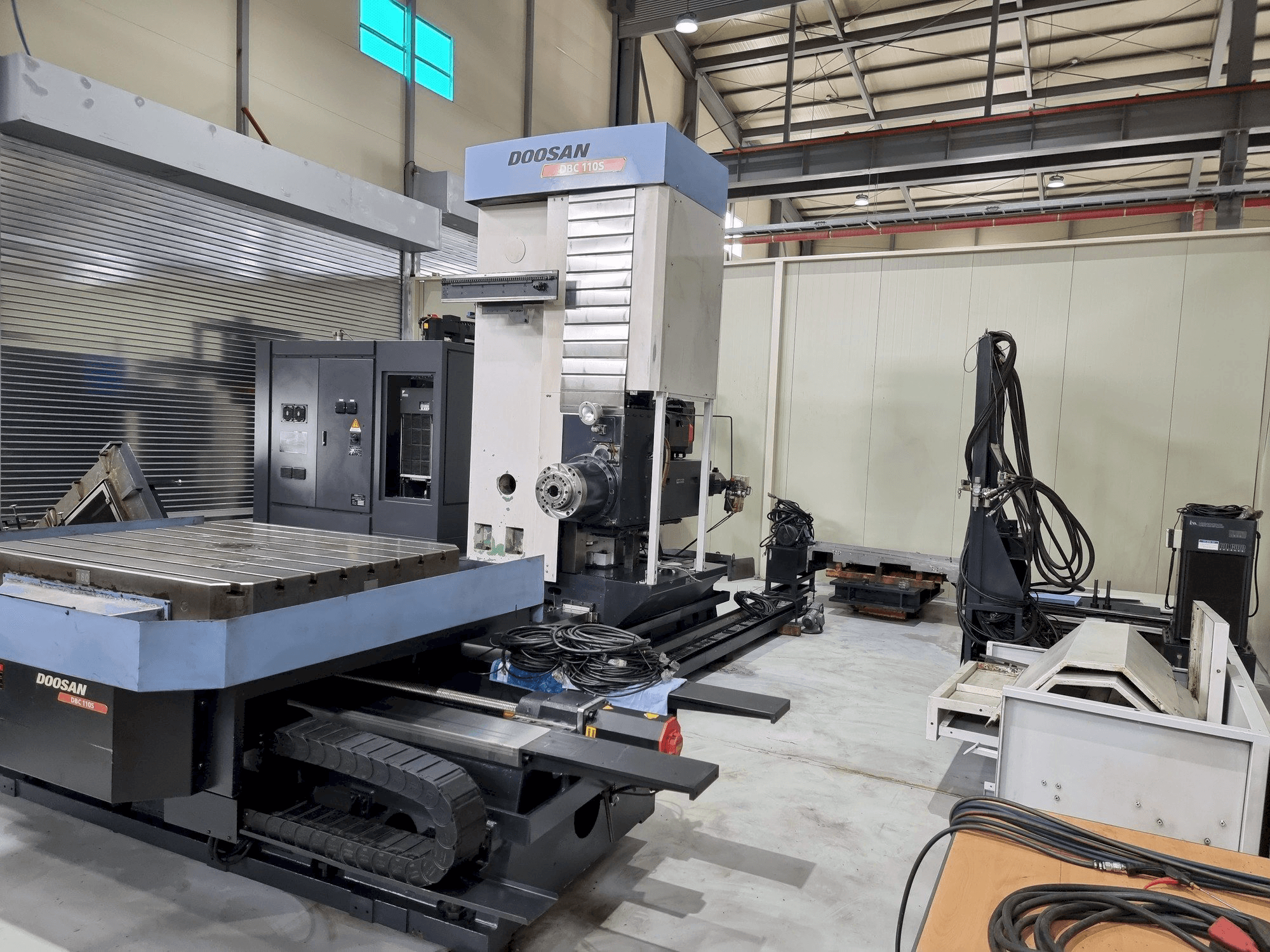 Mašīnas Doosan DBC 110S pretskats