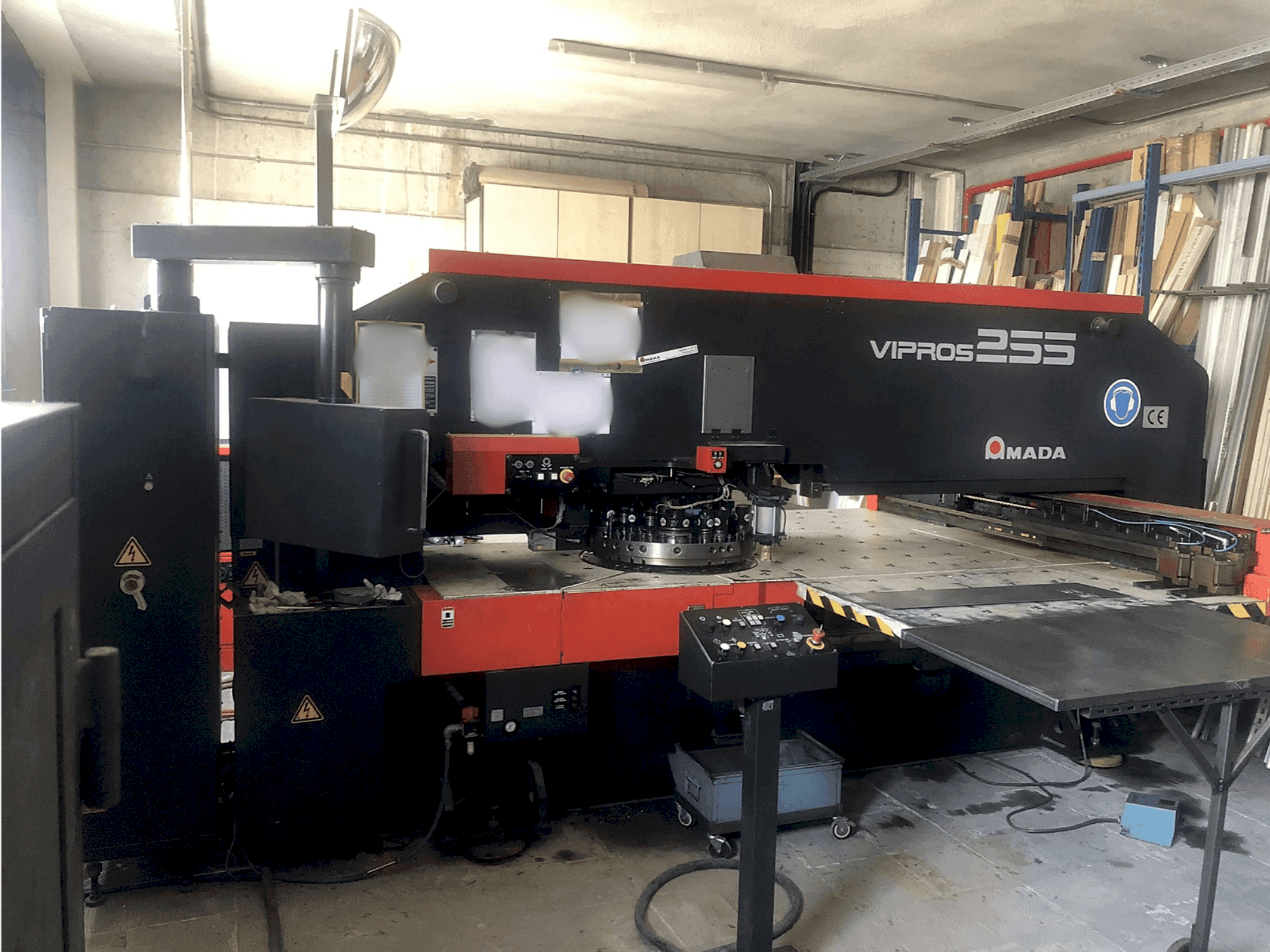 Mašīnas AMADA Vipros 255 pretskats