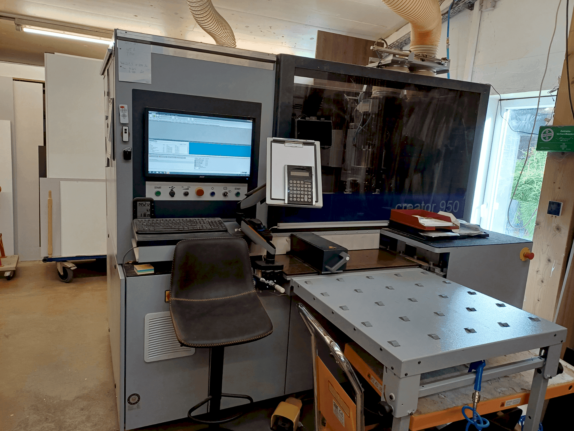 Mašīnas FORMAT4 CNC CREATOR 950 pretskats