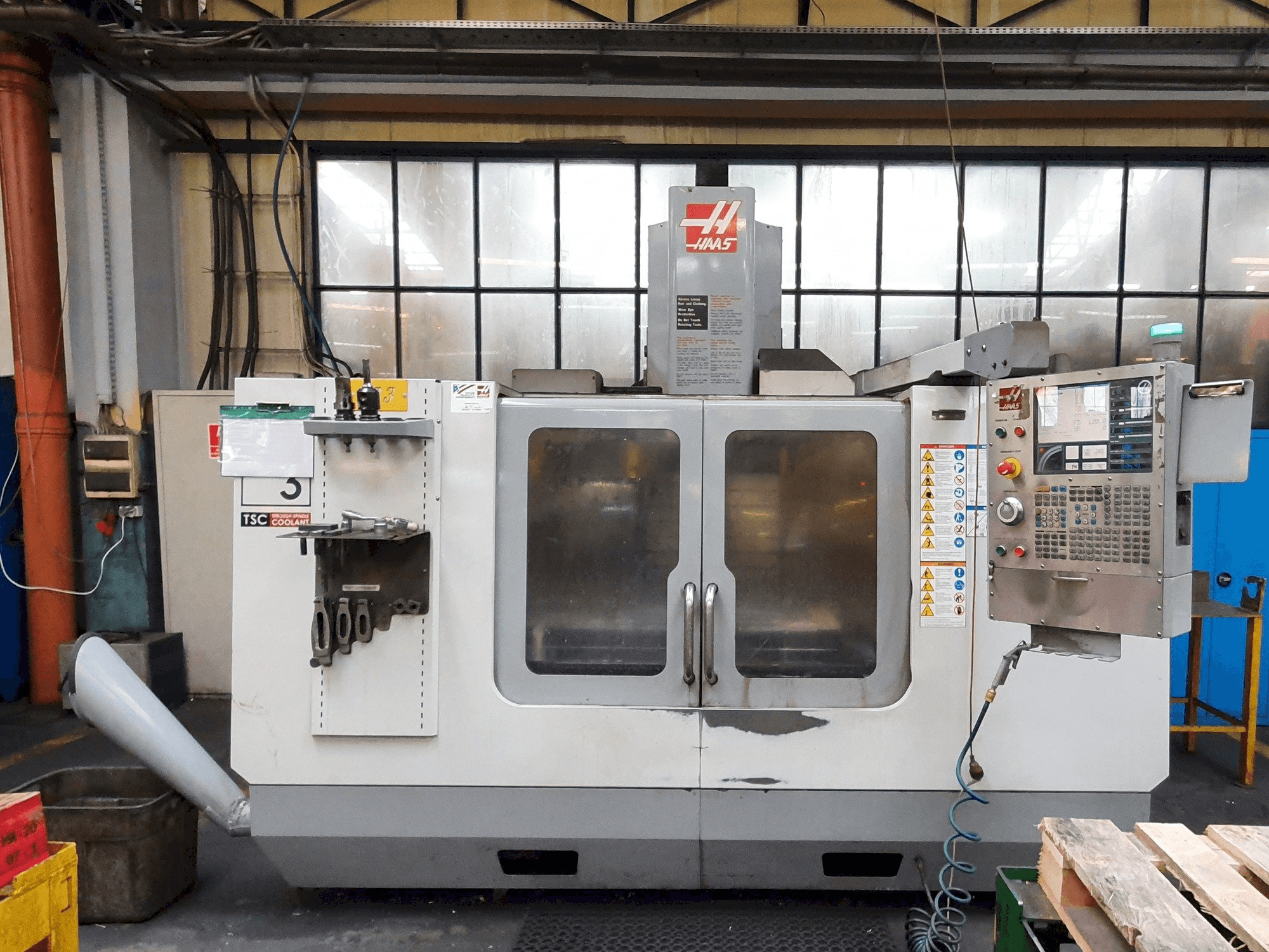 Mašīnas HAAS VF-3 BHE pretskats