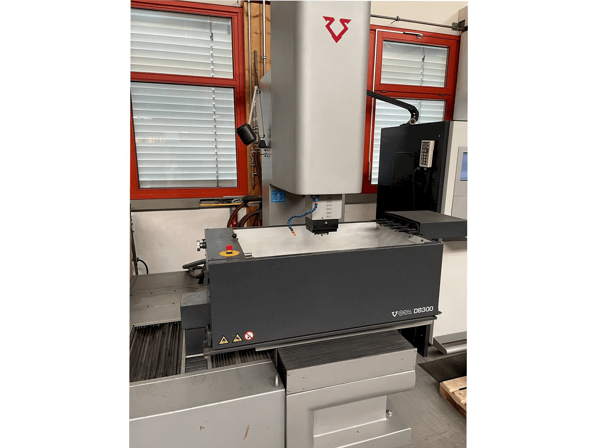 Mašīnas ONA D830 pretskats