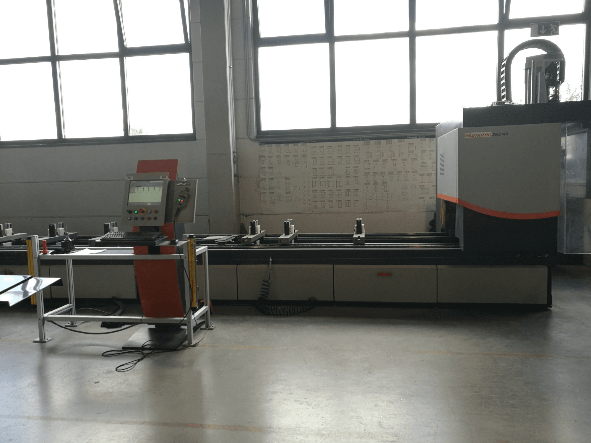 Mašīnas elumatec SBZ 140 pretskats