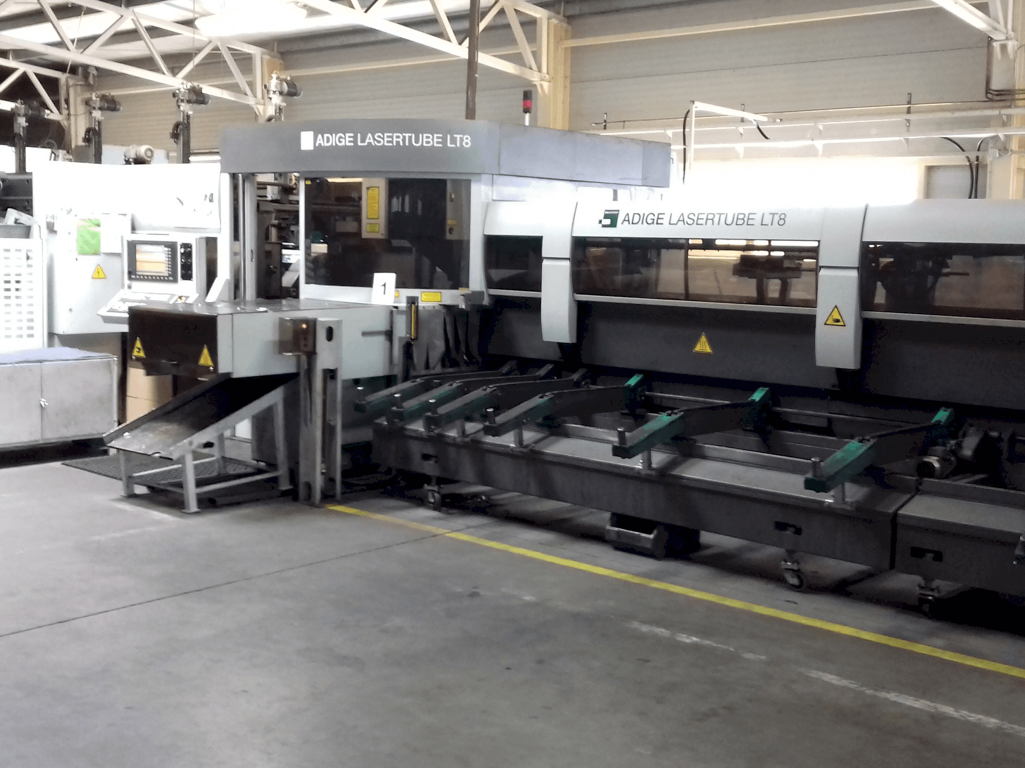 Mašīnas ADIGE LT 8 pretskats