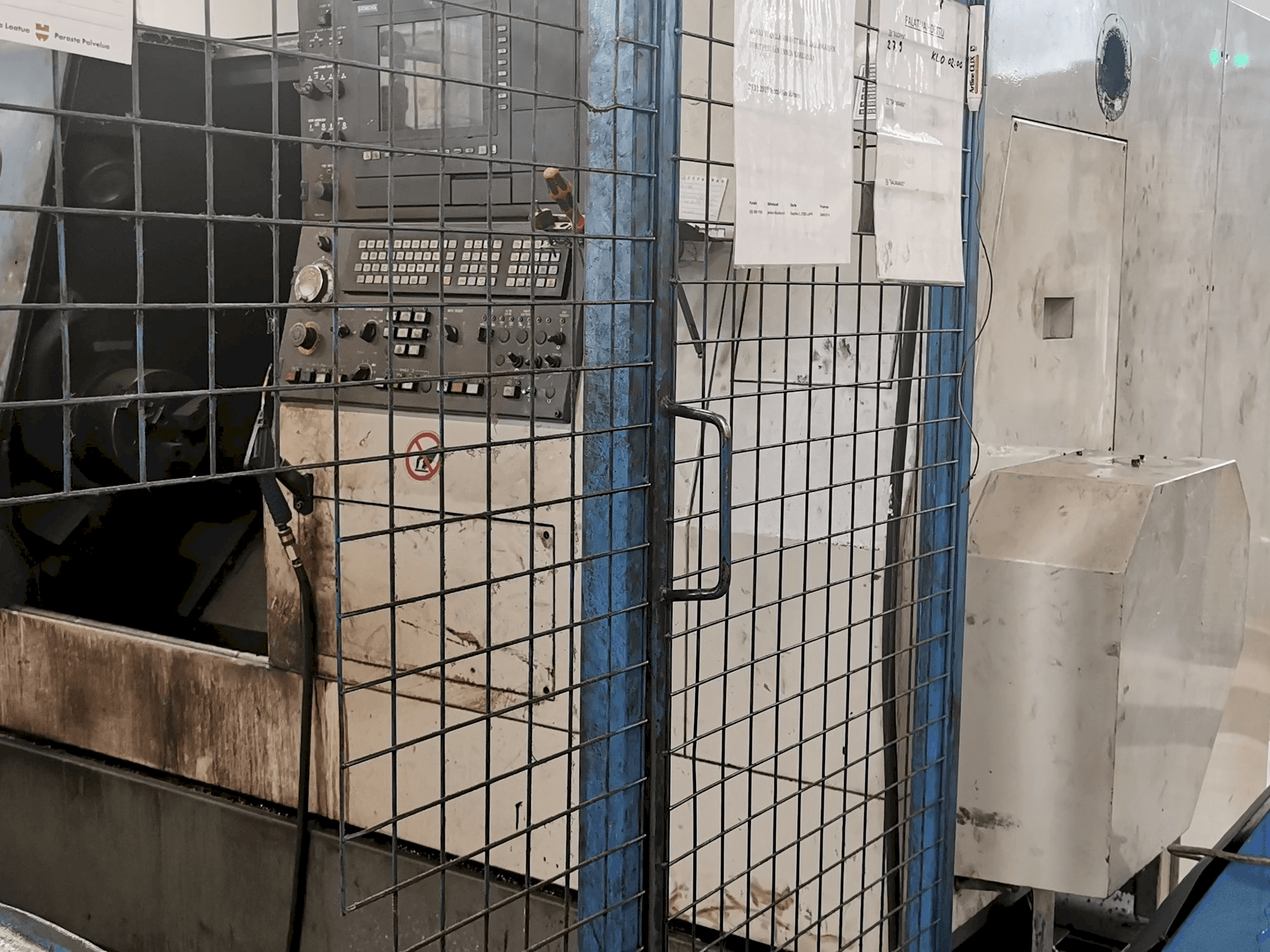 Mašīnas Hyundai HIT 250 S pretskats